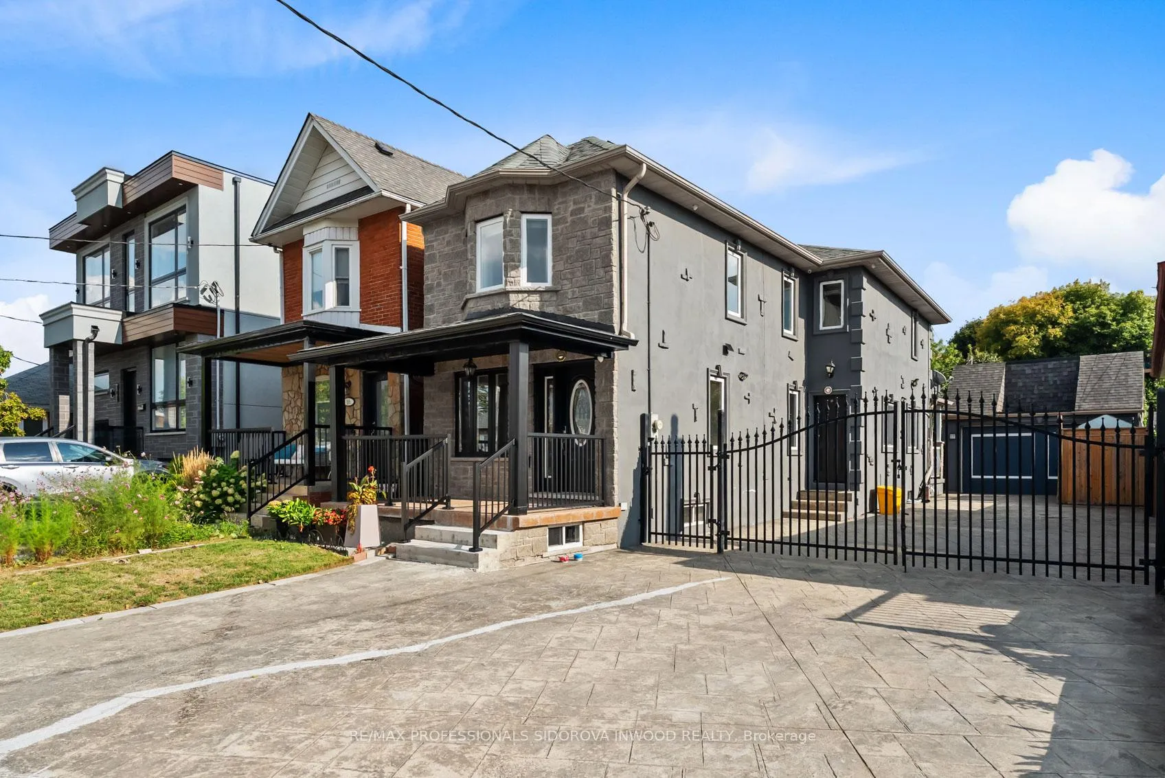 Photo 5 of 197 Lambton Avenue, Toronto, Rockcliffe-Smythe — HOMEH