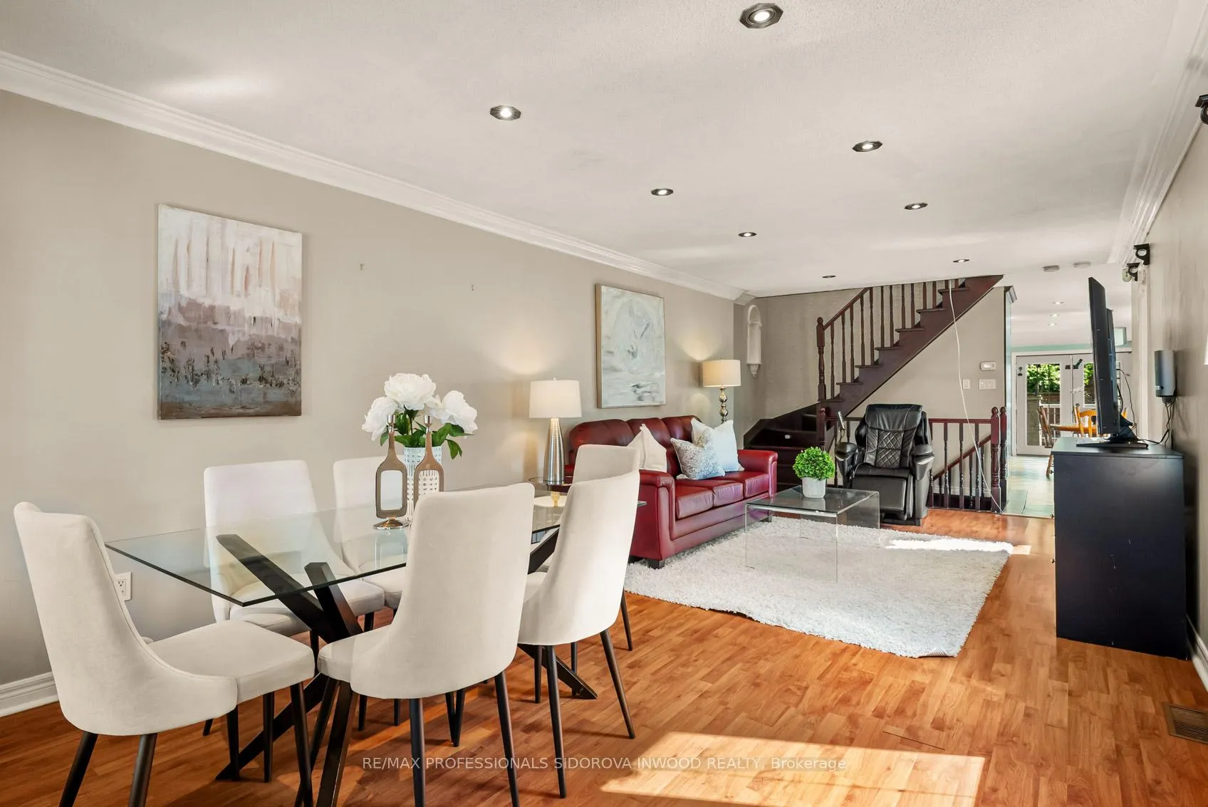 Photo 7 of 197 Lambton Avenue, Toronto, Rockcliffe-Smythe — HOMEH