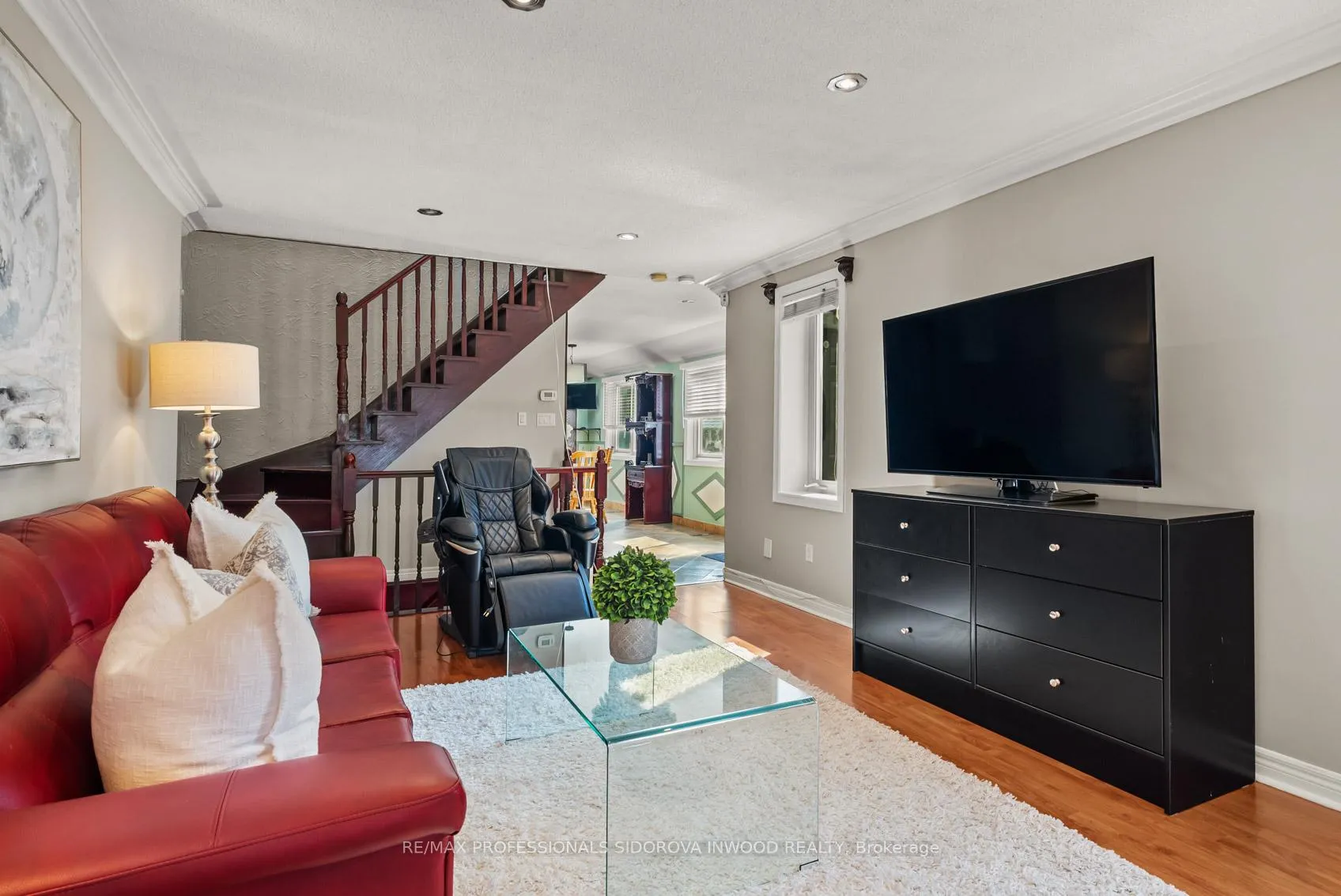 Photo 9 of 197 Lambton Avenue, Toronto, Rockcliffe-Smythe — HOMEH