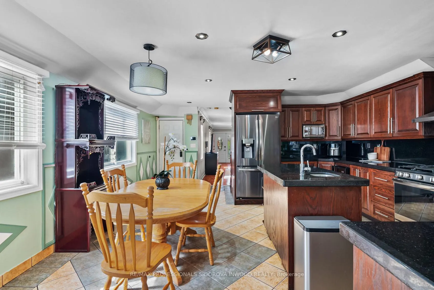 Photo 13 of 197 Lambton Avenue, Toronto, Rockcliffe-Smythe — HOMEH