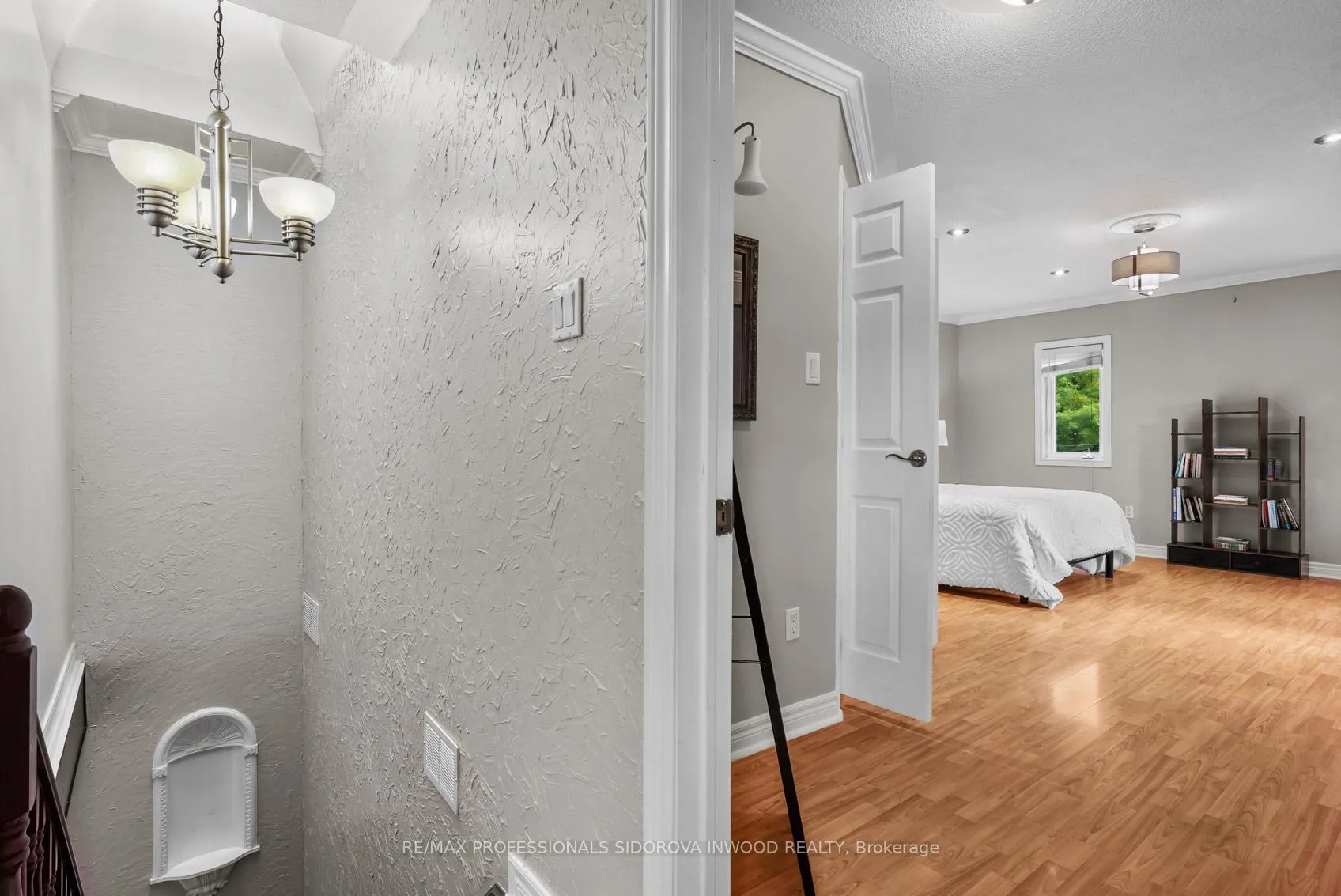 Photo 15 of 197 Lambton Avenue, Toronto, Rockcliffe-Smythe — HOMEH