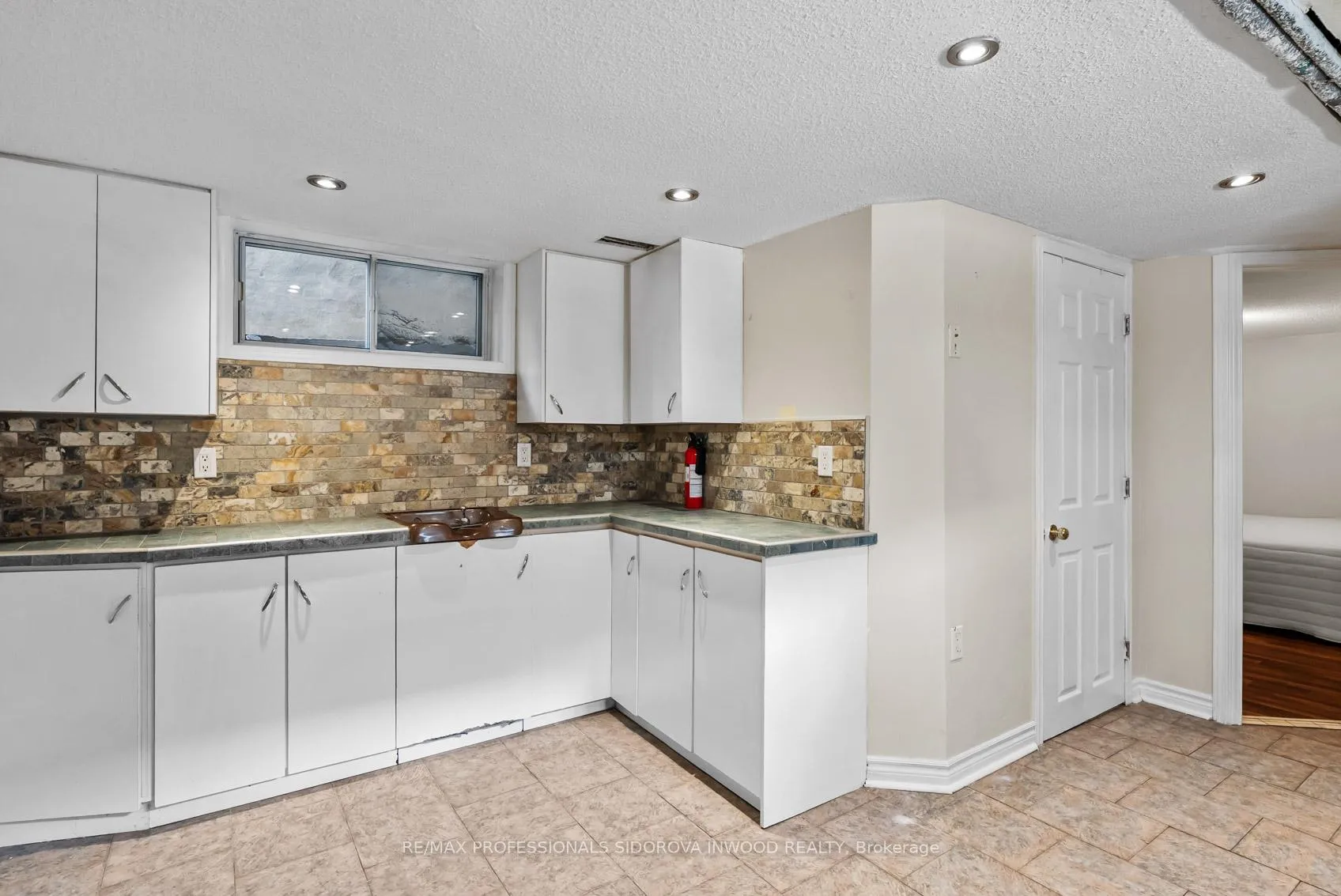 Photo 35 of 197 Lambton Avenue, Toronto, Rockcliffe-Smythe — HOMEH