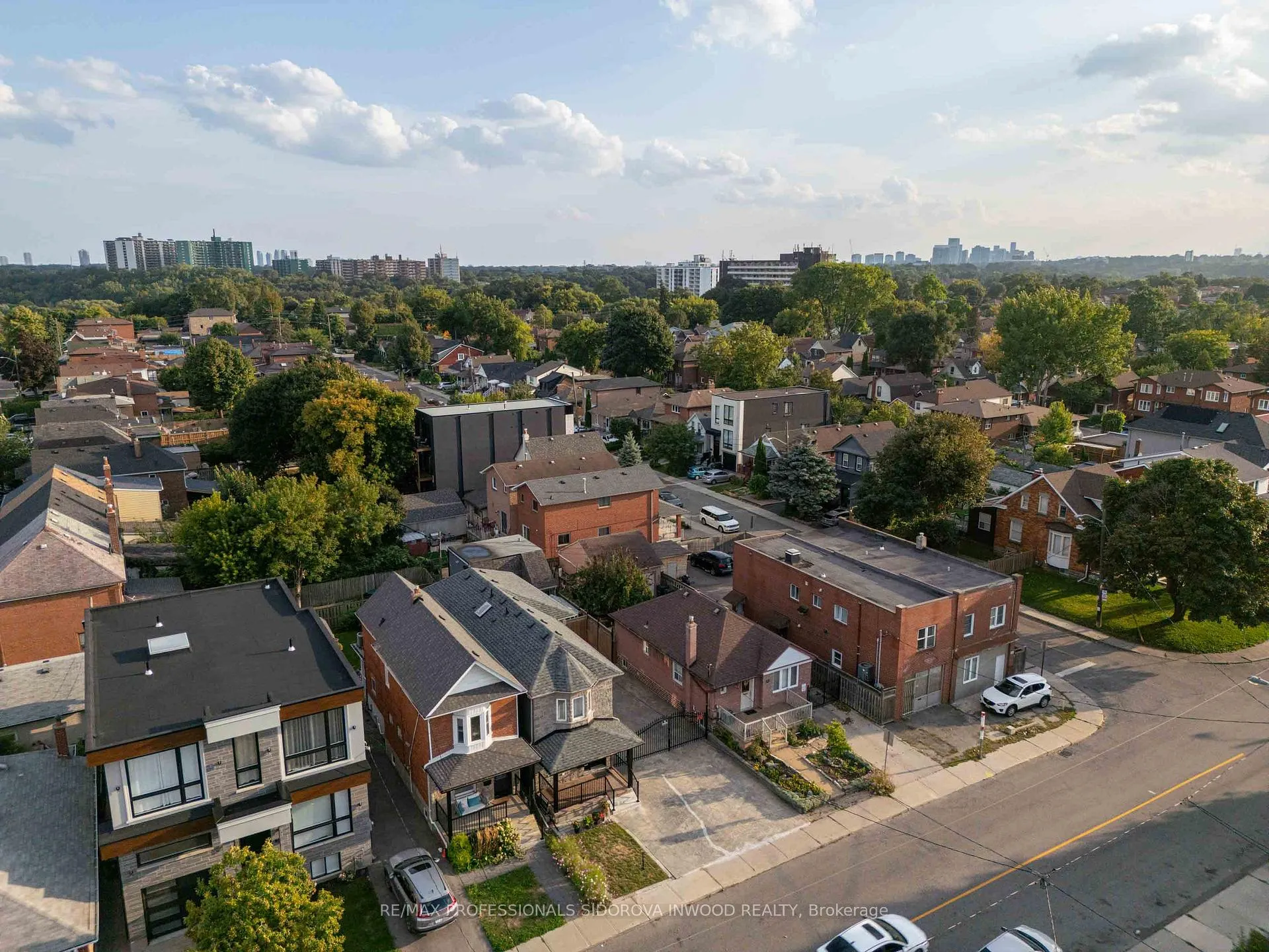 Photo 46 of 197 Lambton Avenue, Toronto, Rockcliffe-Smythe — HOMEH