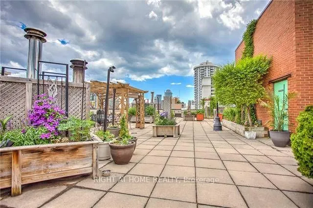 Photo 3 of Unit 405, 55 Wellesley Street E, Toronto, Church-Yonge Corridor — HOMEH