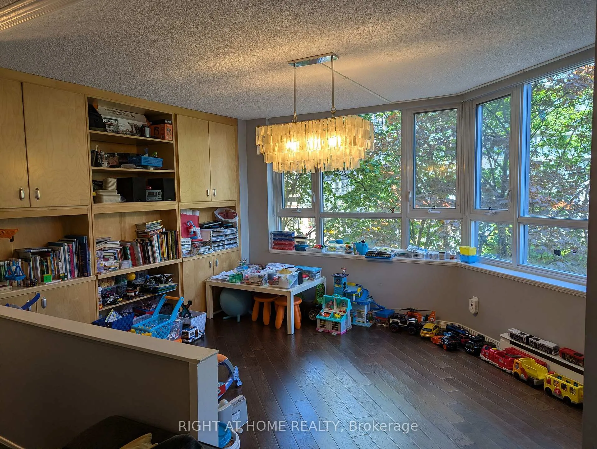 Photo 9 of Unit 405, 55 Wellesley Street E, Toronto, Church-Yonge Corridor — HOMEH