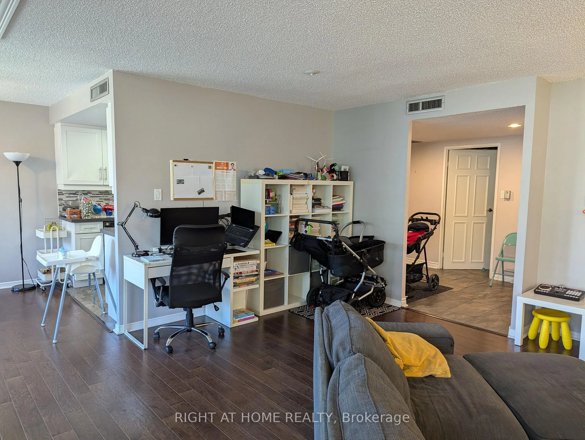 Photo 11 of Unit 405, 55 Wellesley Street E, Toronto, Church-Yonge Corridor — HOMEH