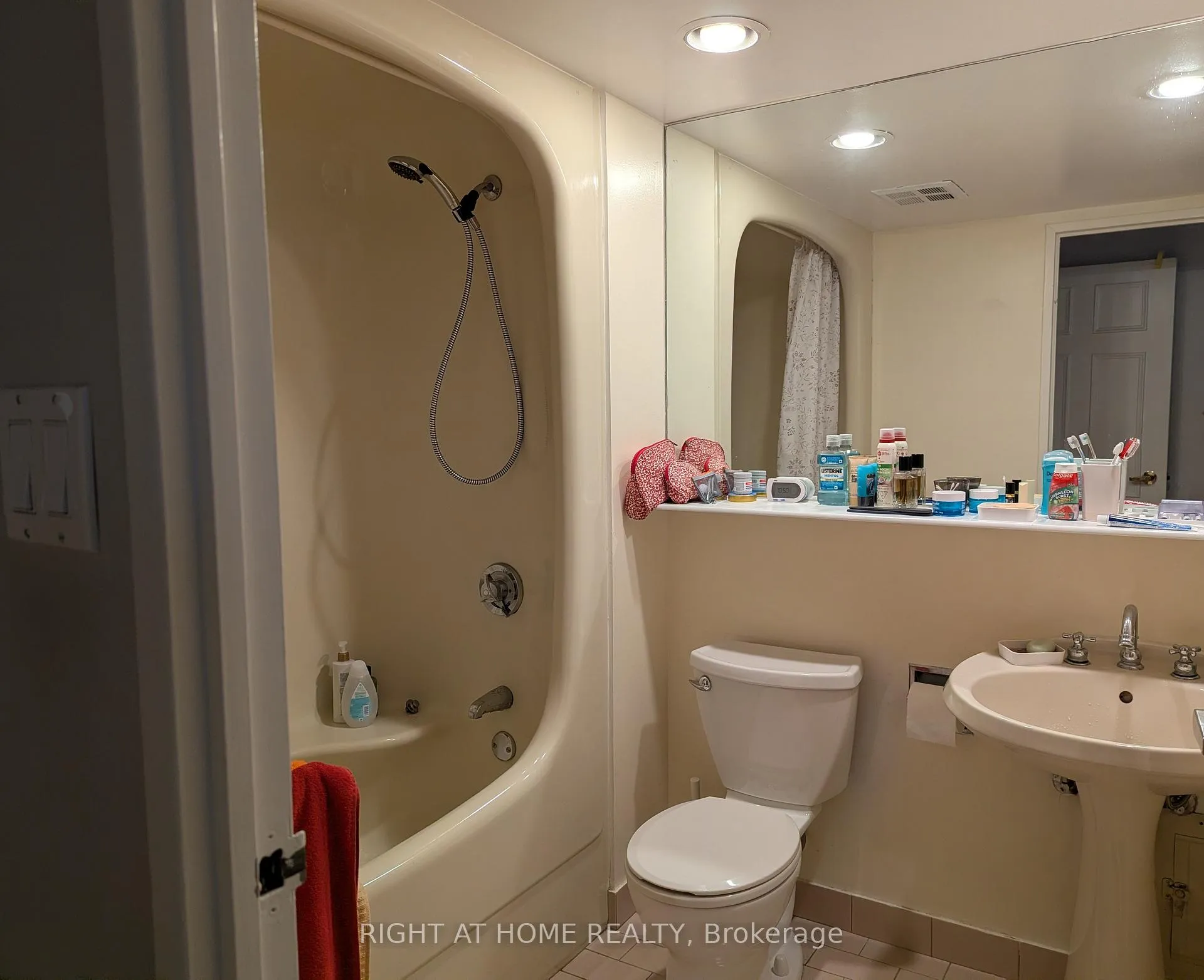 Photo 14 of Unit 405, 55 Wellesley Street E, Toronto, Church-Yonge Corridor — HOMEH