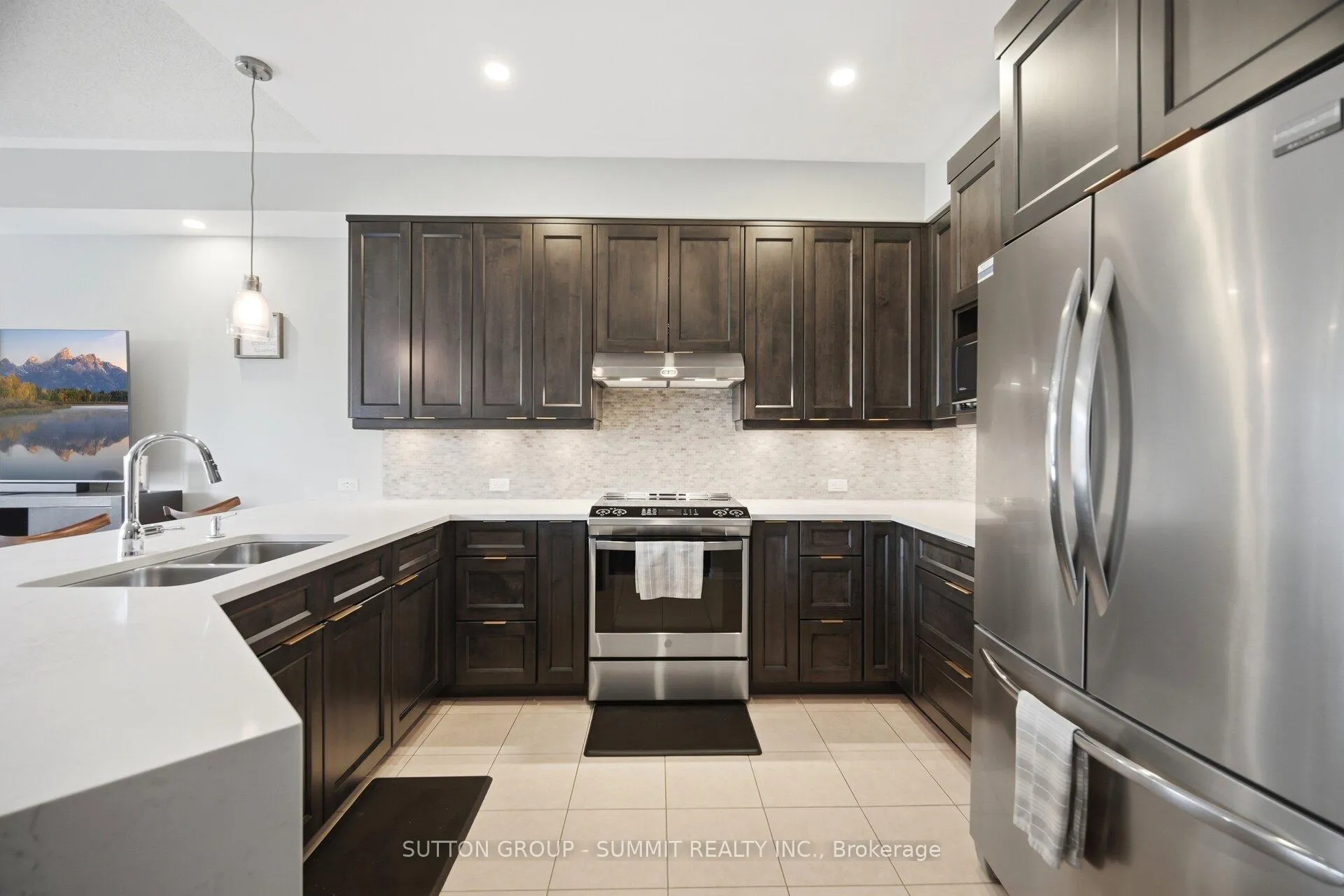 Photo 11 of Unit 15, 745 Farmstead Drive, Milton, Willmott — HOMEH