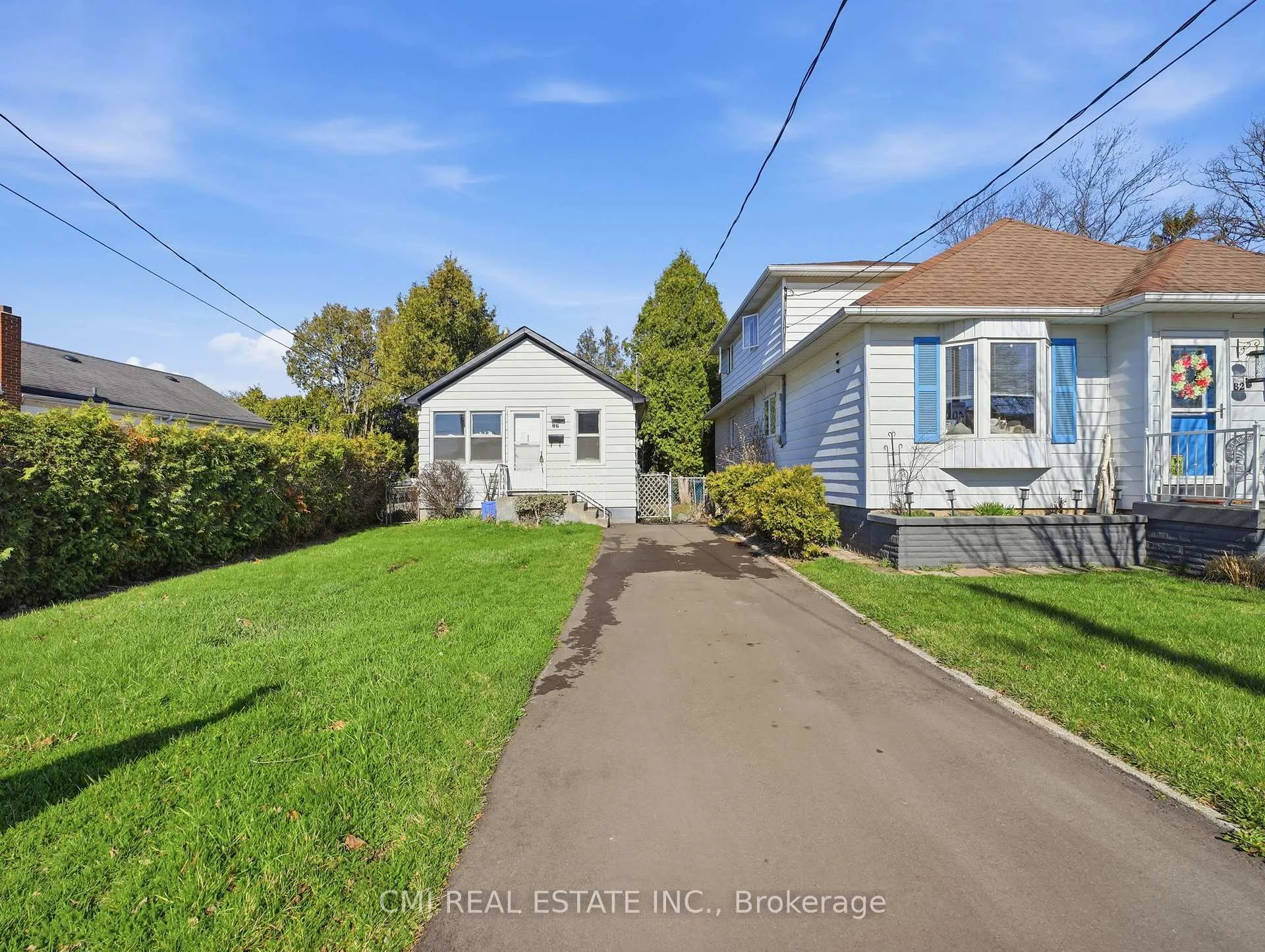 Photo 2 of 86 Adair Avenue S, Hamilton, Glenview — HOMEH