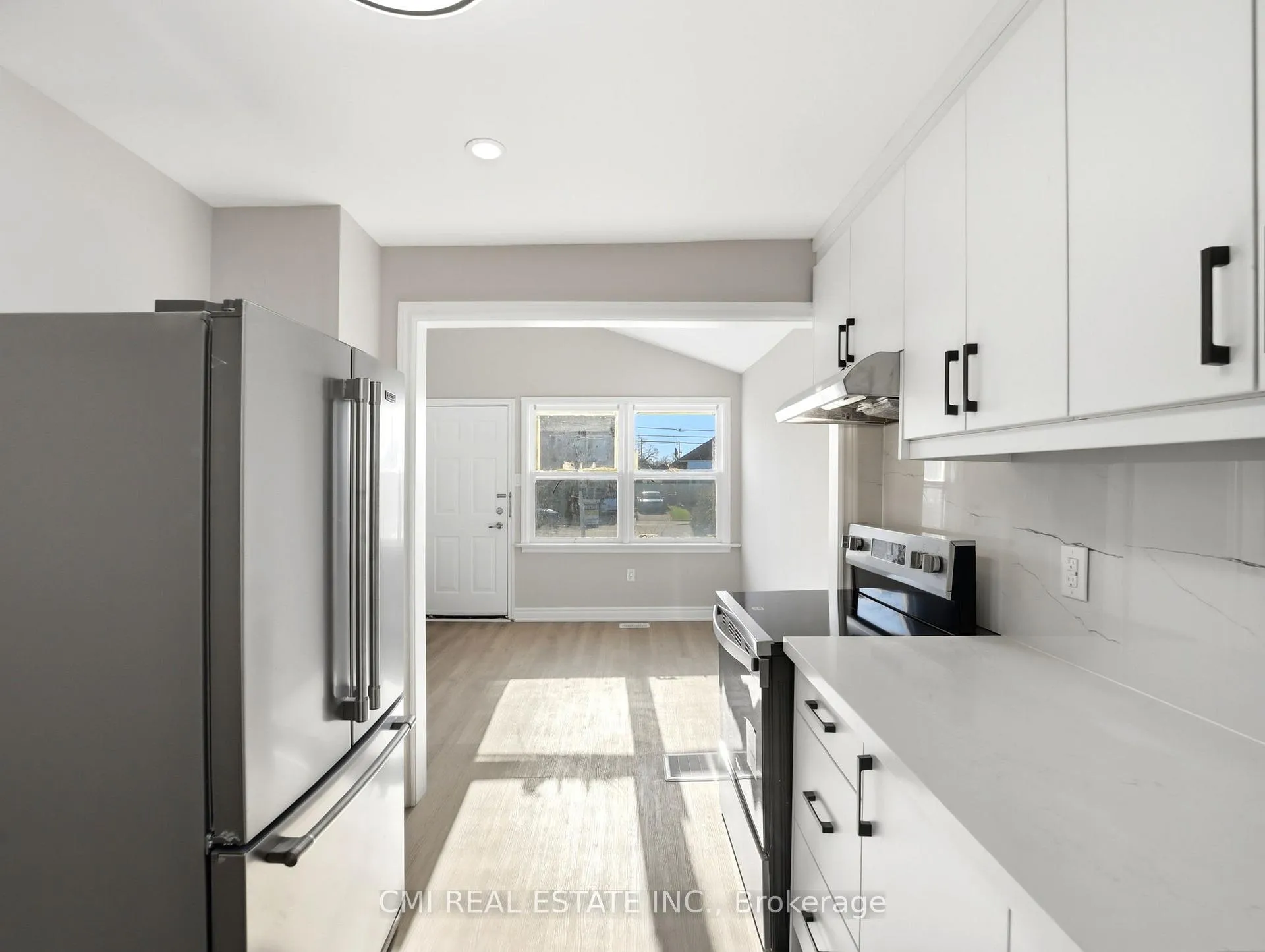 Photo 12 of 86 Adair Avenue S, Hamilton, Glenview — HOMEH
