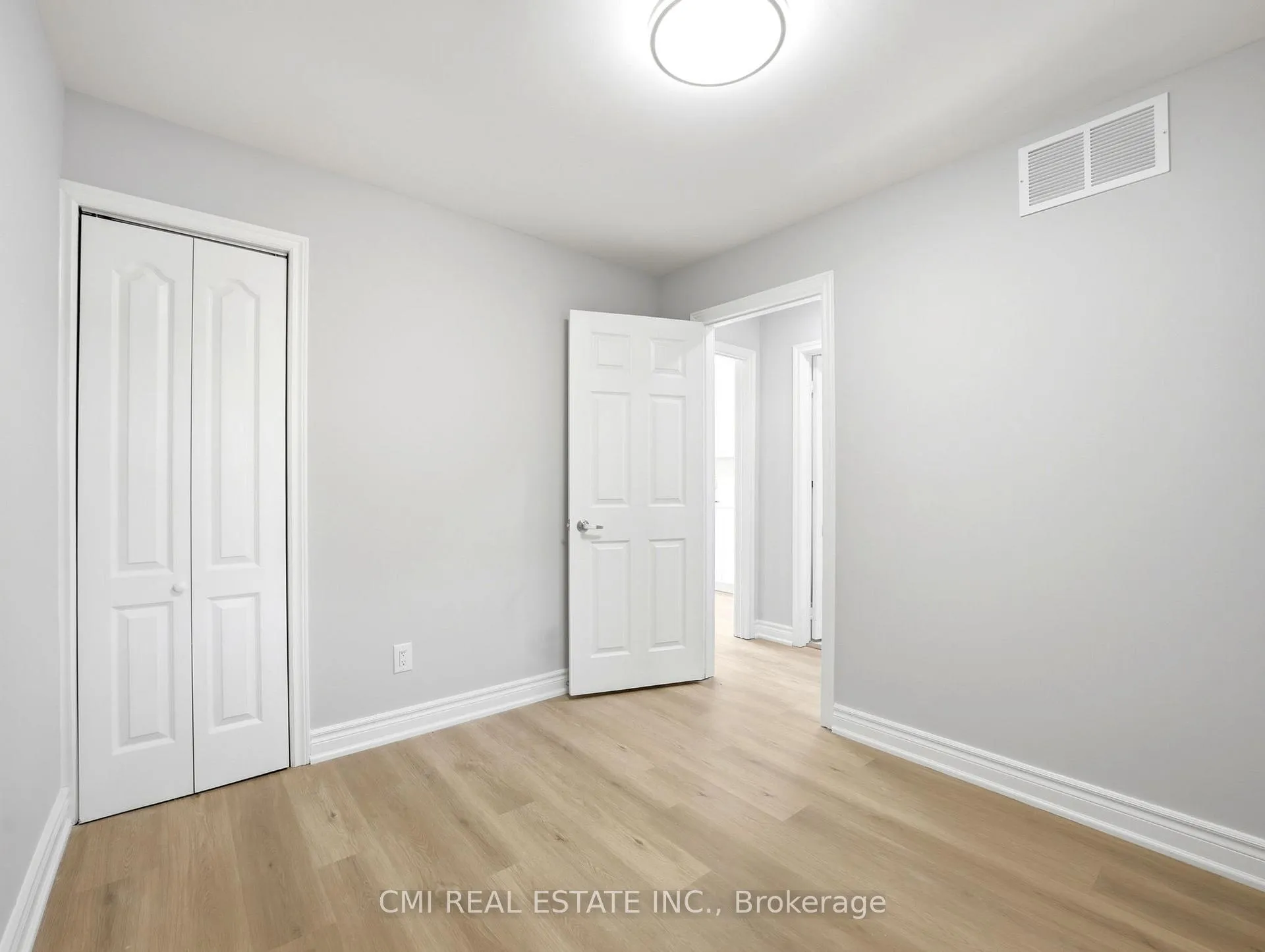 Photo 18 of 86 Adair Avenue S, Hamilton, Glenview — HOMEH