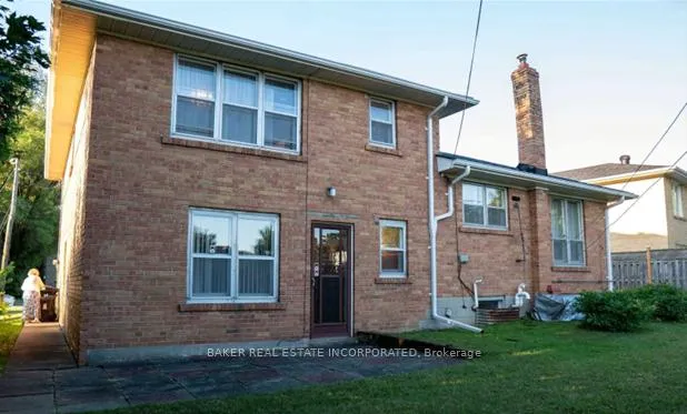 Photo 2 of 156 Cocksfield Avenue, North York, Bathurst Manor — HOMEH