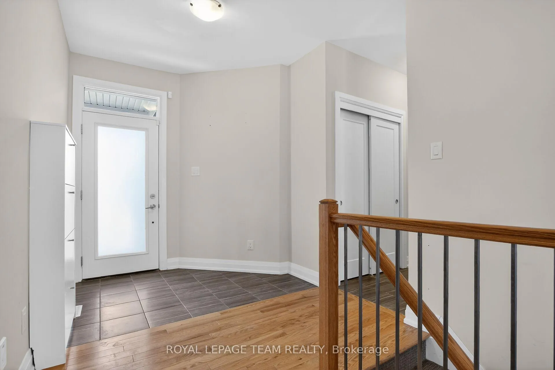 Photo 4 of 884 Artemis Circle, Ottawa, Manotick South to Roger Stevens — HOMEH