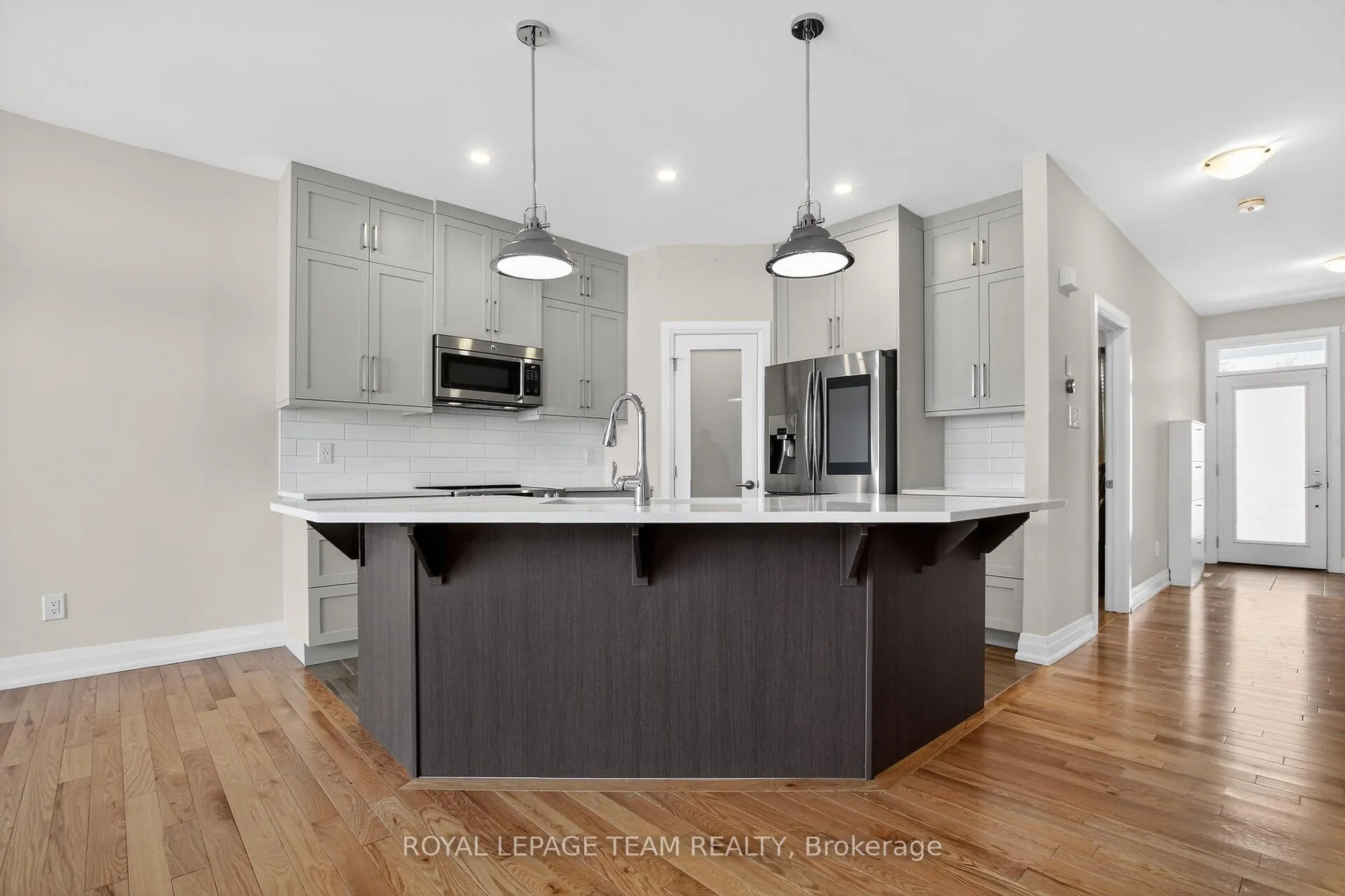 Photo 6 of 884 Artemis Circle, Ottawa, Manotick South to Roger Stevens — HOMEH