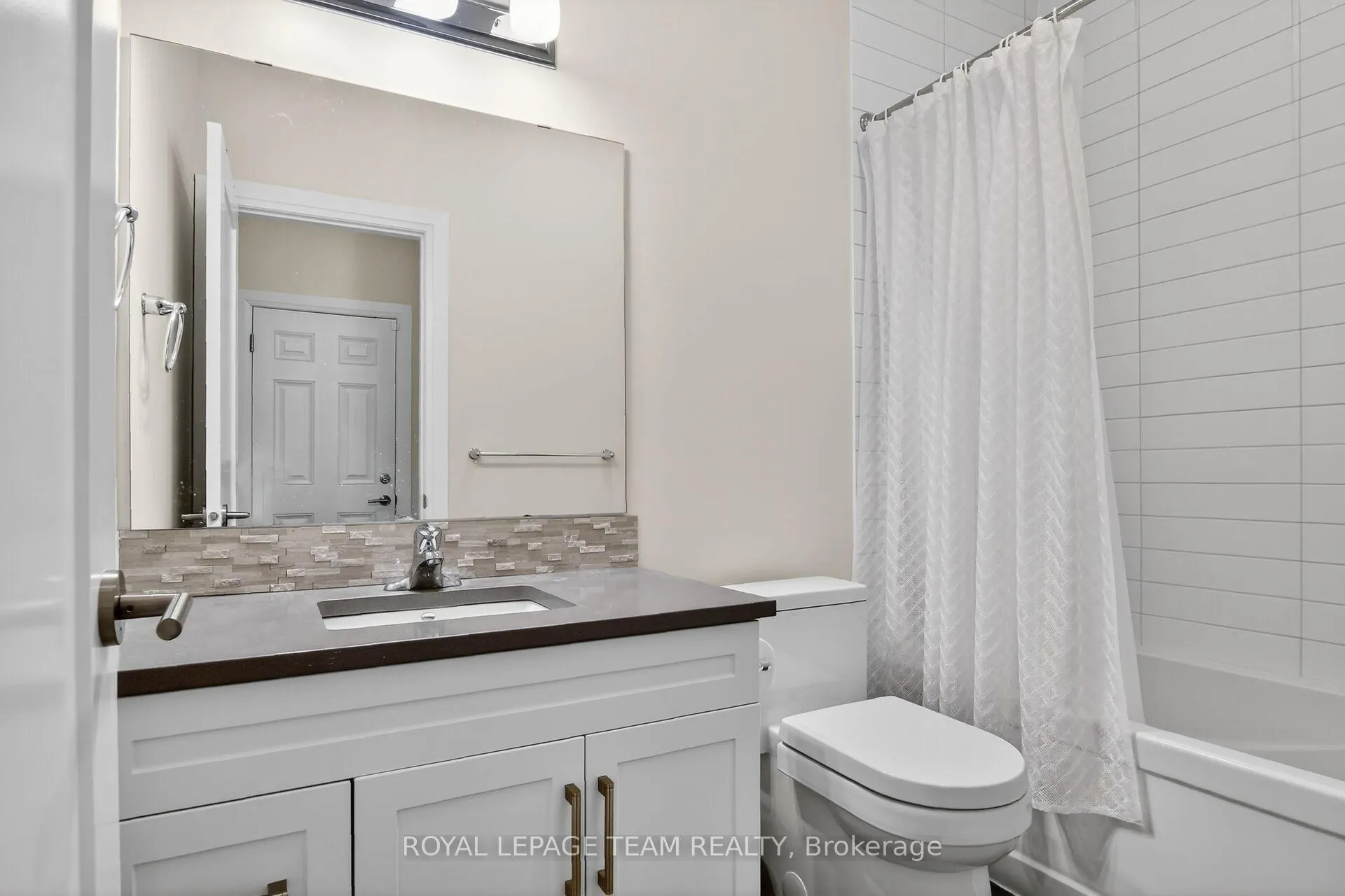 Photo 15 of 884 Artemis Circle, Ottawa, Manotick South to Roger Stevens — HOMEH