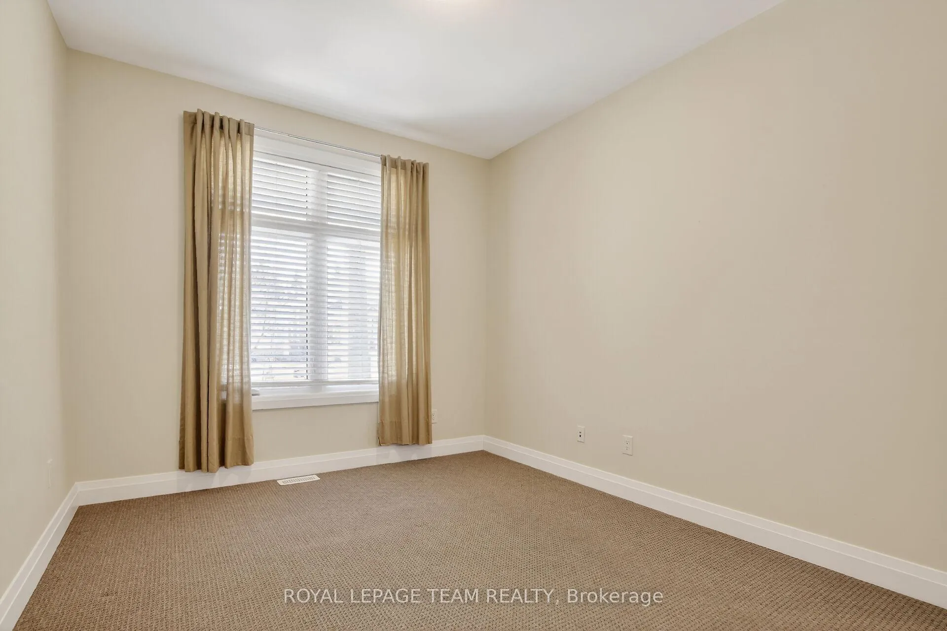 Photo 18 of 884 Artemis Circle, Ottawa, Manotick South to Roger Stevens — HOMEH