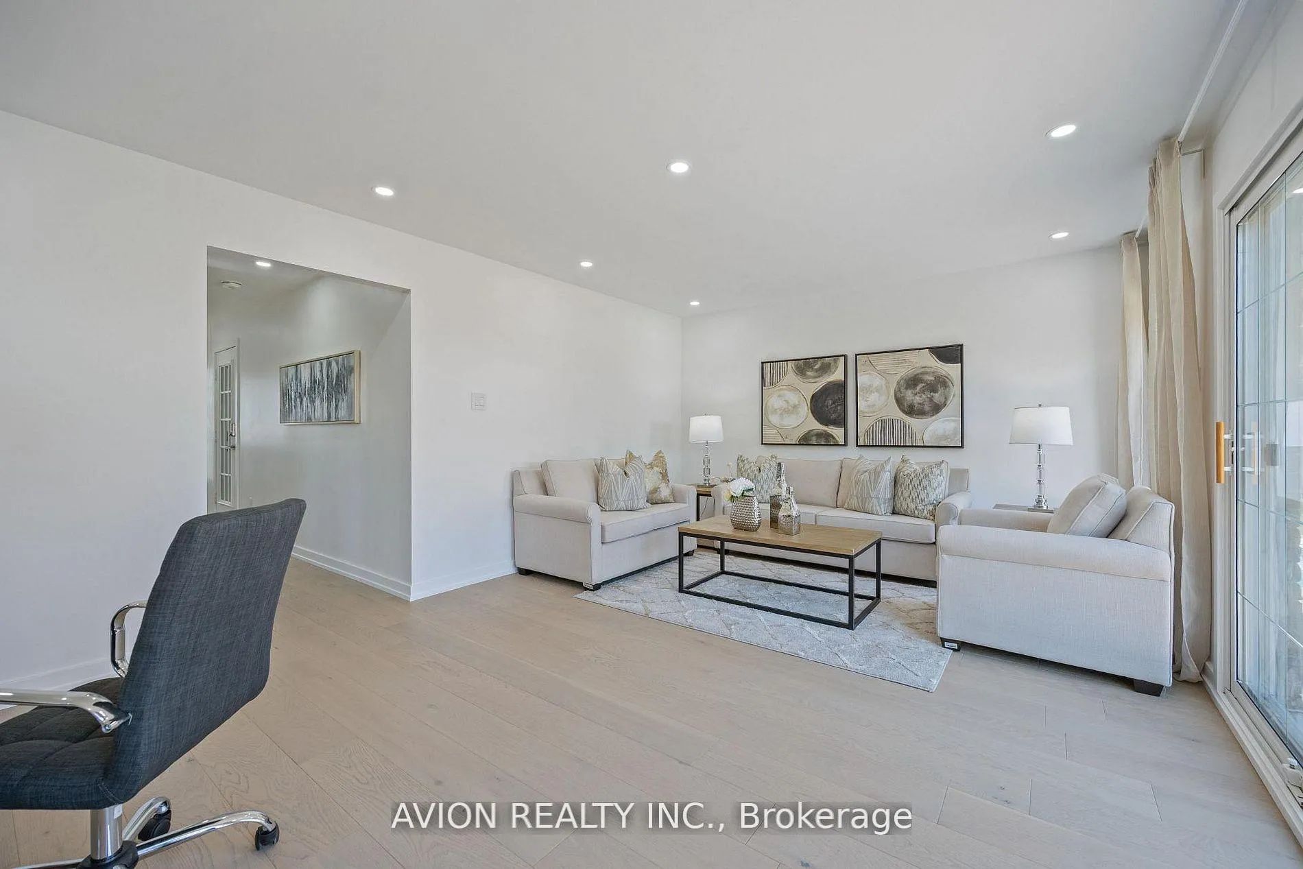 Photo 3 of 1397 Highgate Court, Oakville, Falgarwood — HOMEH