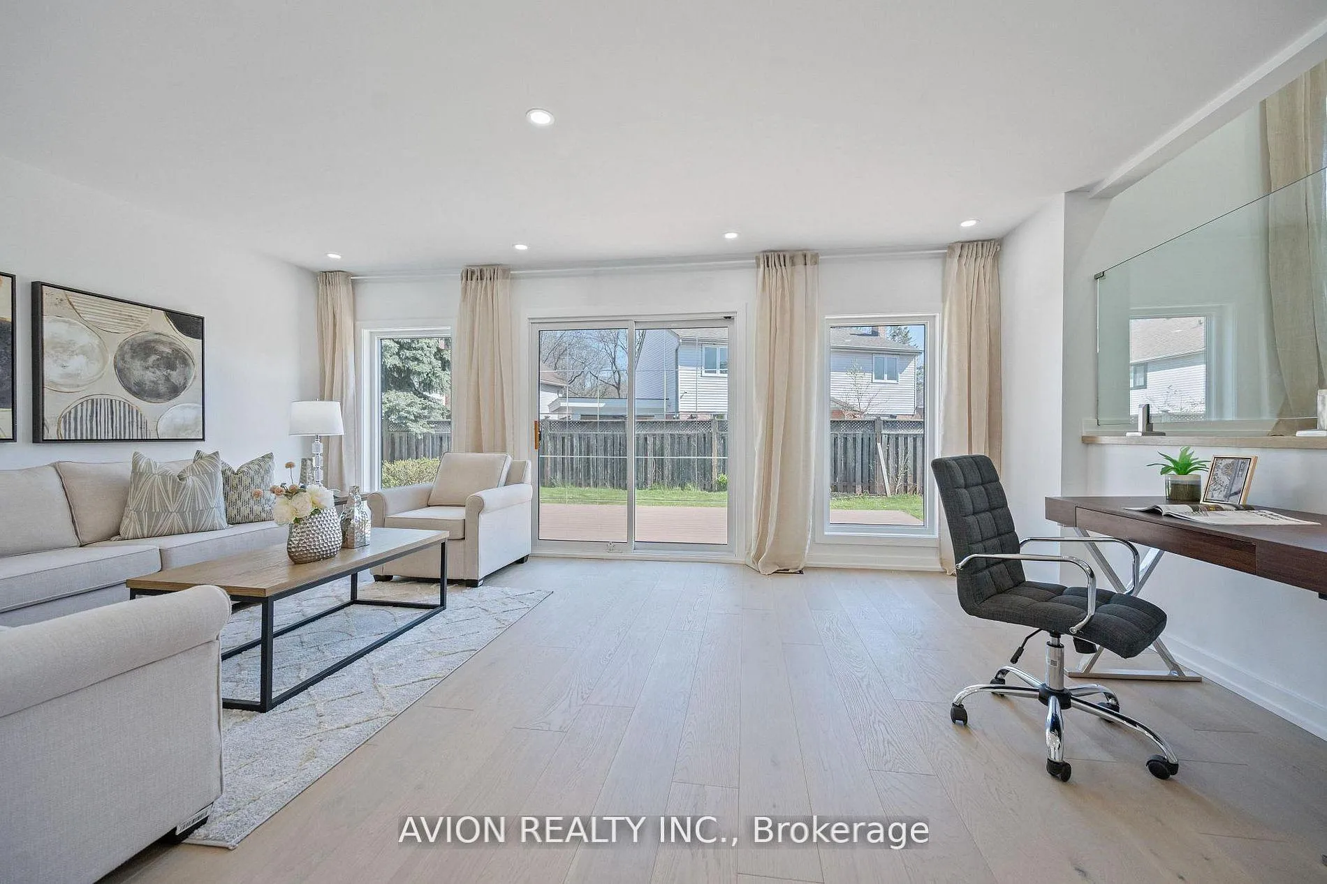 Photo 4 of 1397 Highgate Court, Oakville, Falgarwood — HOMEH