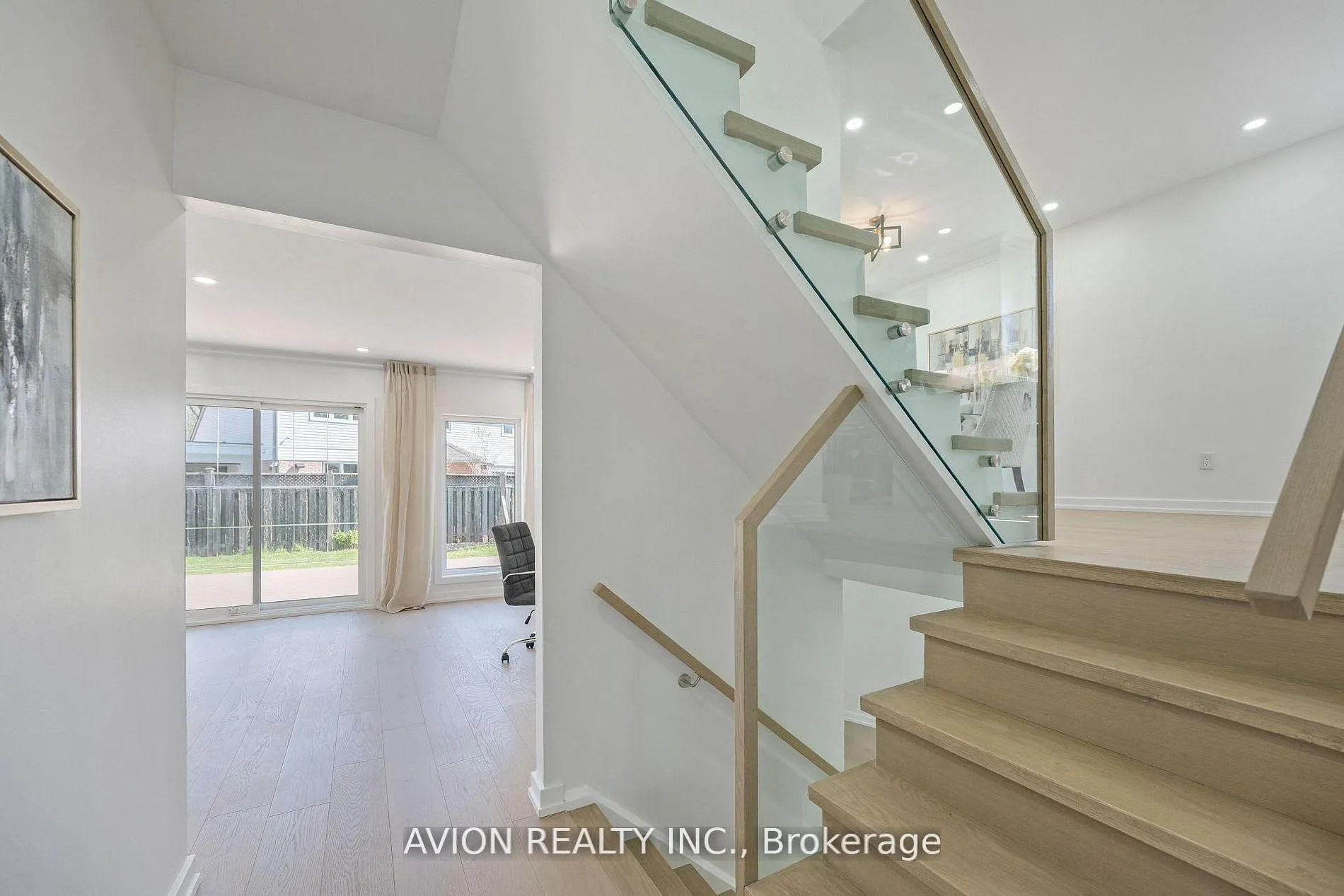 Photo 7 of 1397 Highgate Court, Oakville, Falgarwood — HOMEH