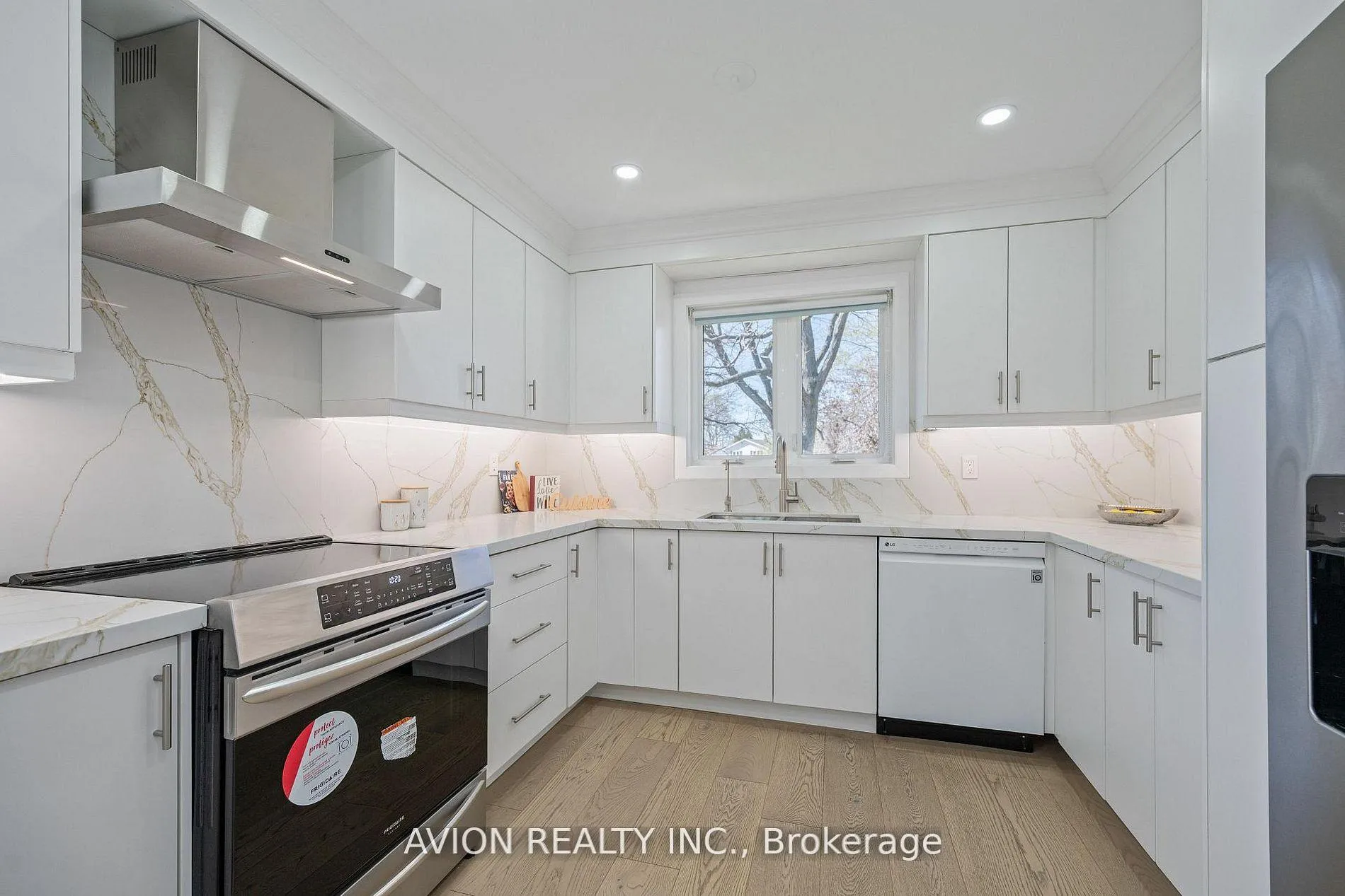 Photo 11 of 1397 Highgate Court, Oakville, Falgarwood — HOMEH