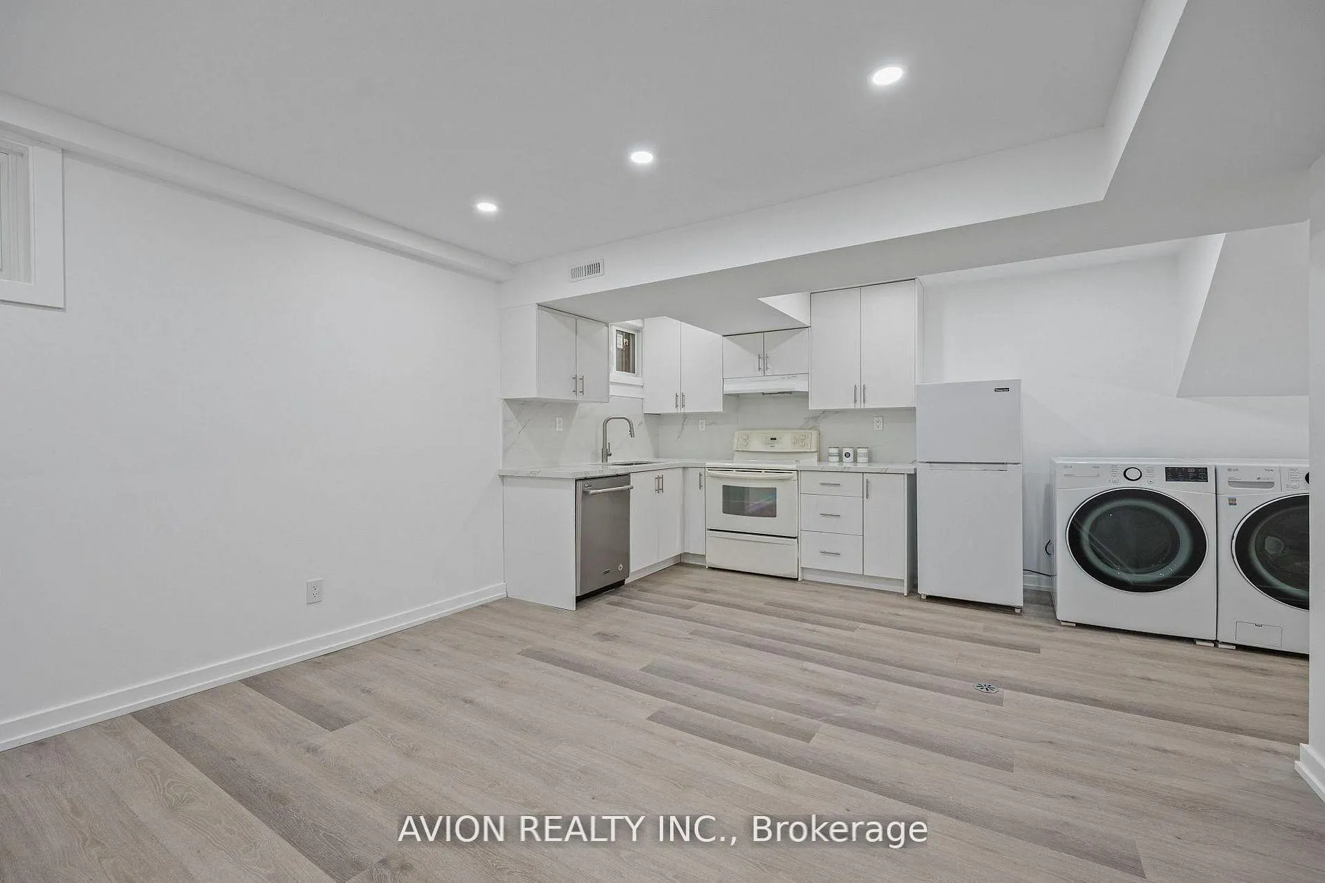 Photo 31 of 1397 Highgate Court, Oakville, Falgarwood — HOMEH
