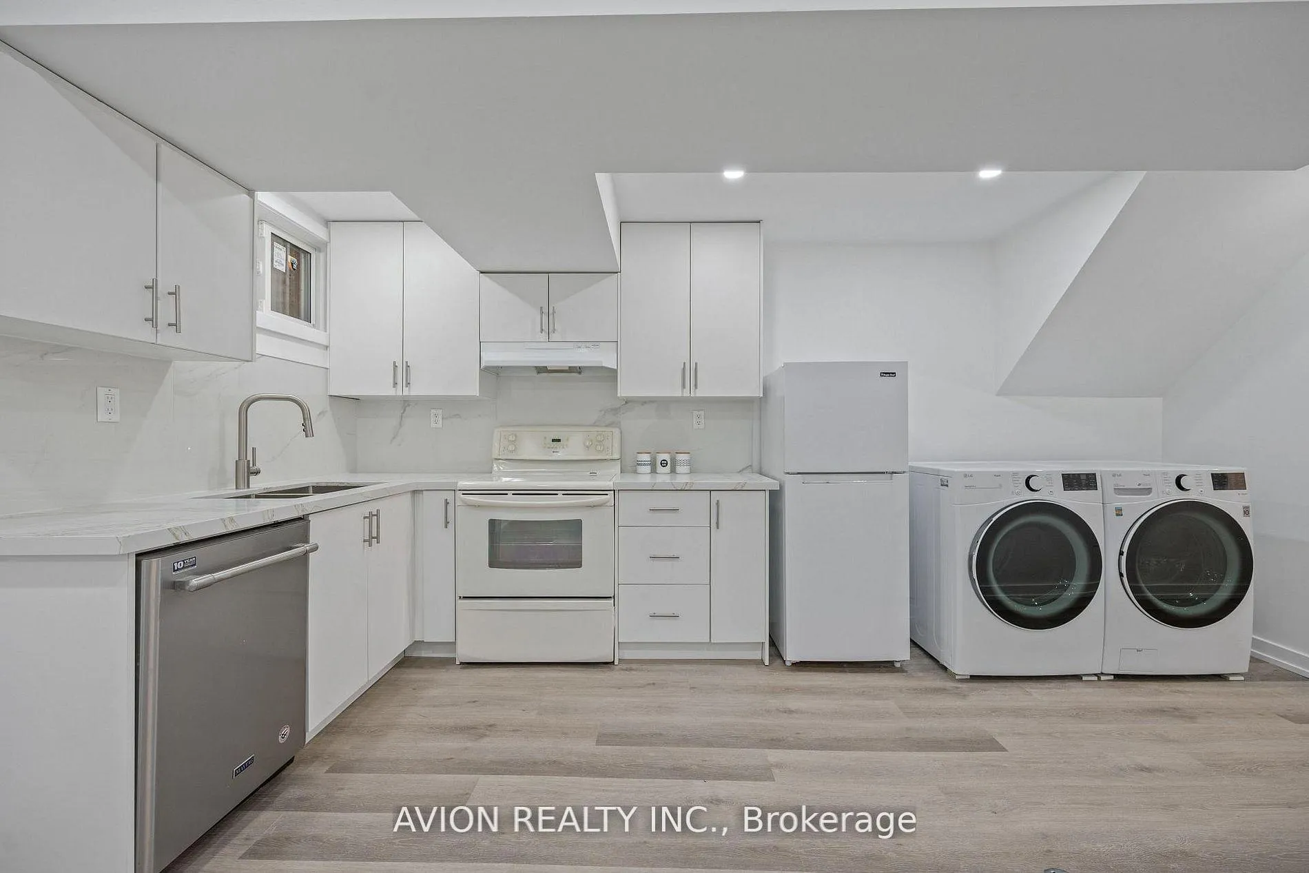 Photo 32 of 1397 Highgate Court, Oakville, Falgarwood — HOMEH