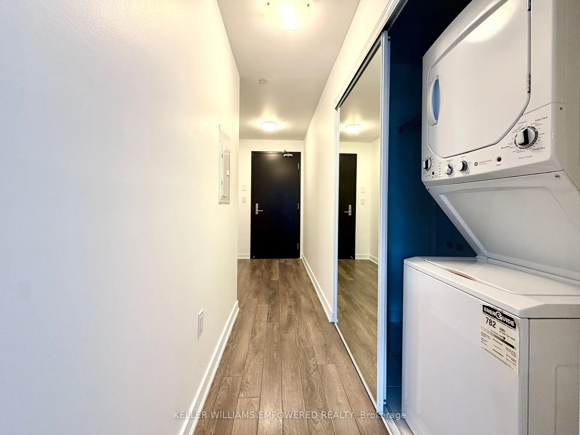 Photo 4 of Unit R507, 31 Phipps Street, Toronto, Bay Street Corridor — HOMEH