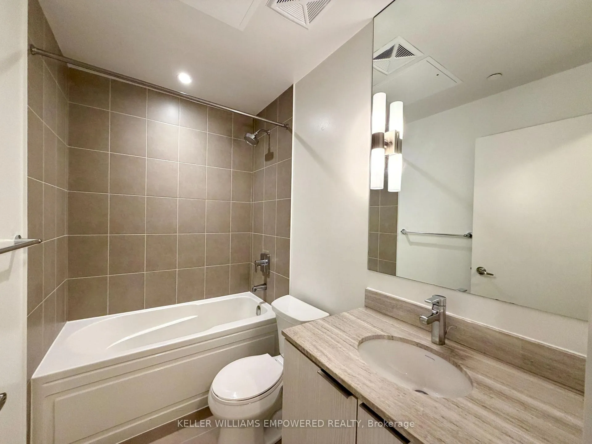 Photo 5 of Unit R507, 31 Phipps Street, Toronto, Bay Street Corridor — HOMEH