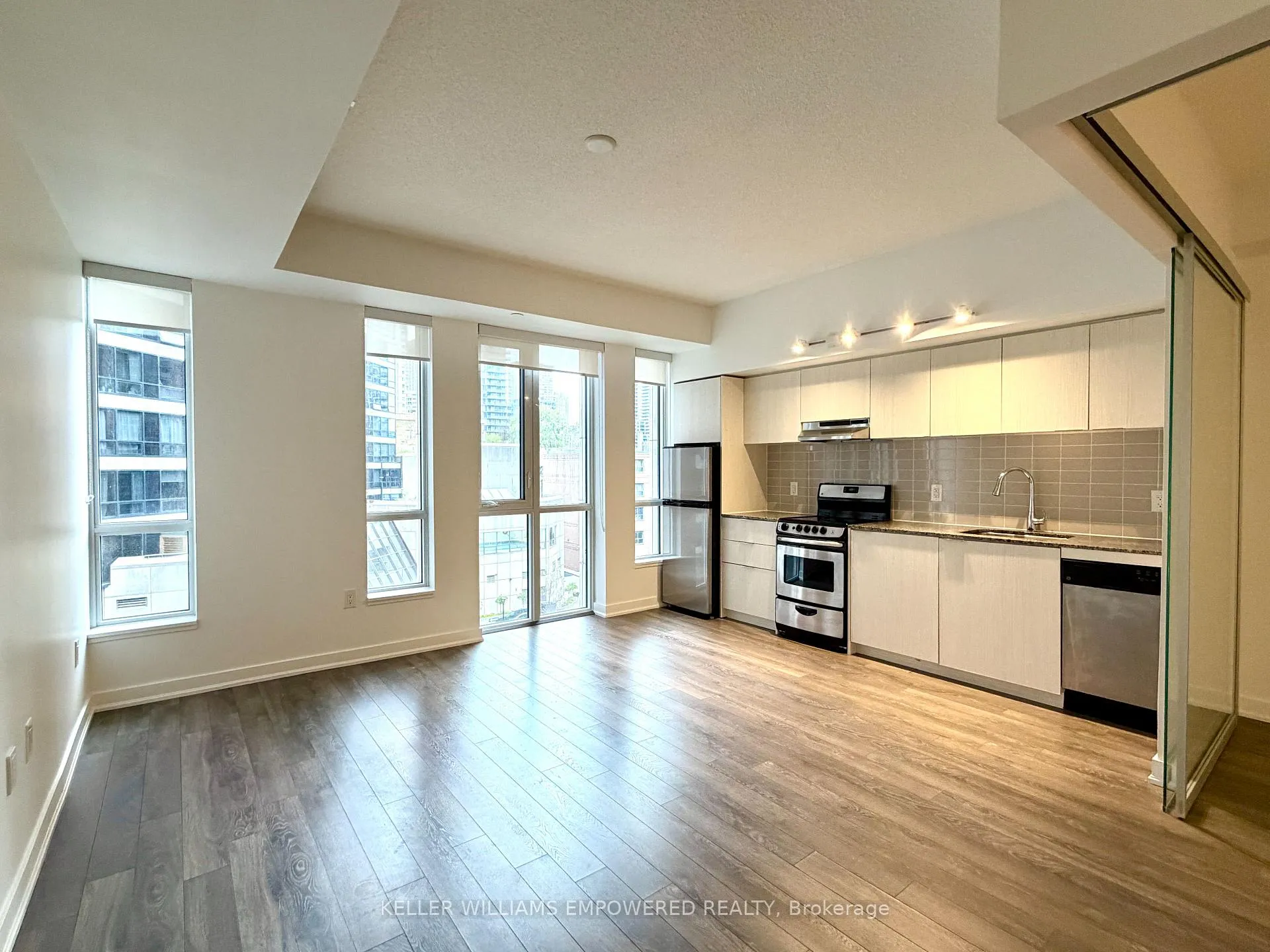 Photo 7 of Unit R507, 31 Phipps Street, Toronto, Bay Street Corridor — HOMEH