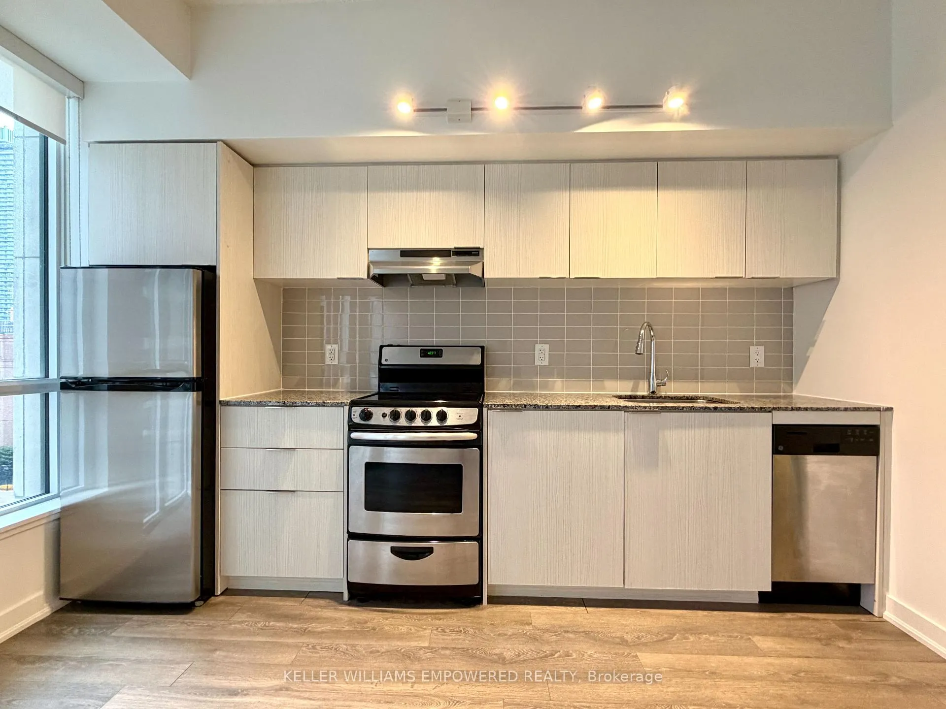 Photo 8 of Unit R507, 31 Phipps Street, Toronto, Bay Street Corridor — HOMEH
