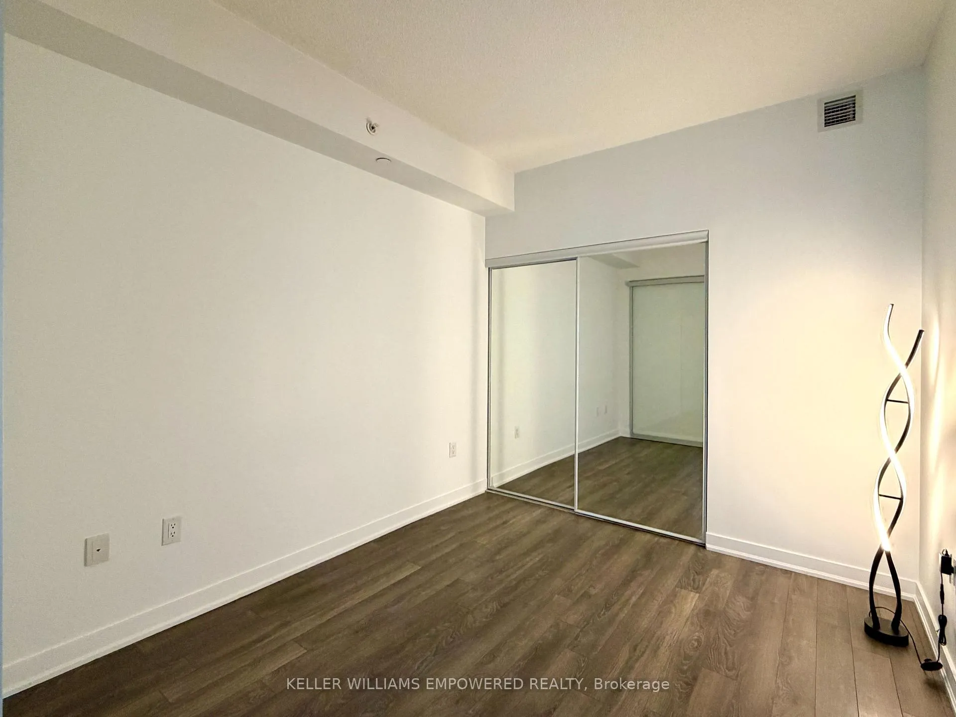 Photo 10 of Unit R507, 31 Phipps Street, Toronto, Bay Street Corridor — HOMEH