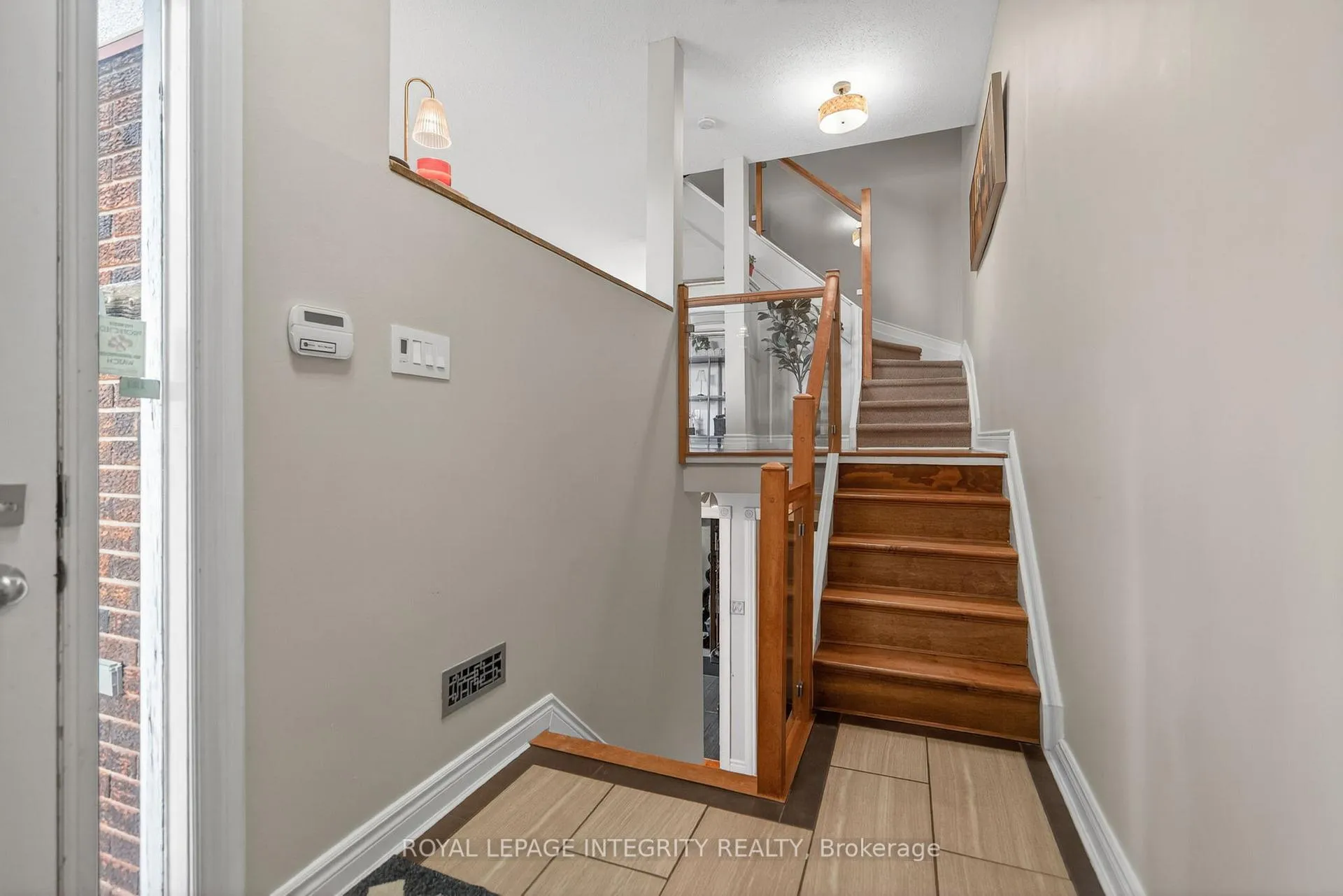 Photo 3 of 24 Westcliffe Road, Ottawa, Westcliffe Estates — HOMEH