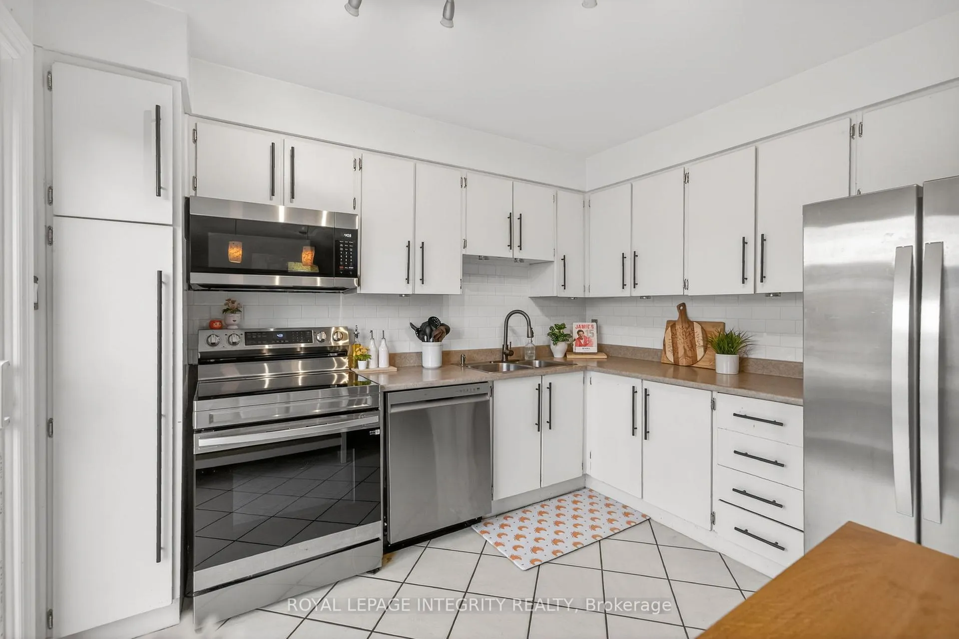 Photo 16 of 24 Westcliffe Road, Ottawa, Westcliffe Estates — HOMEH