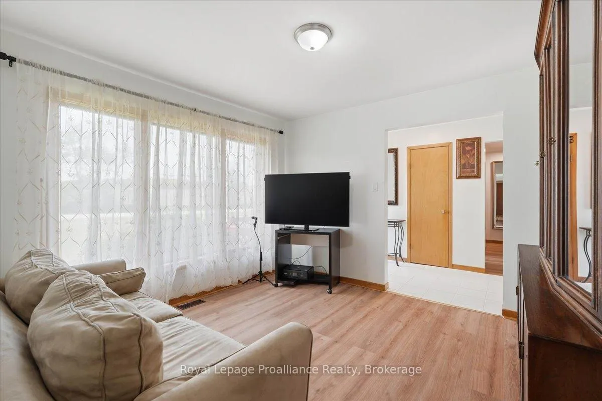 Photo 5 of 1302 Wingfield Road, Stirling-Rawdon, Rawdon Ward — HOMEH