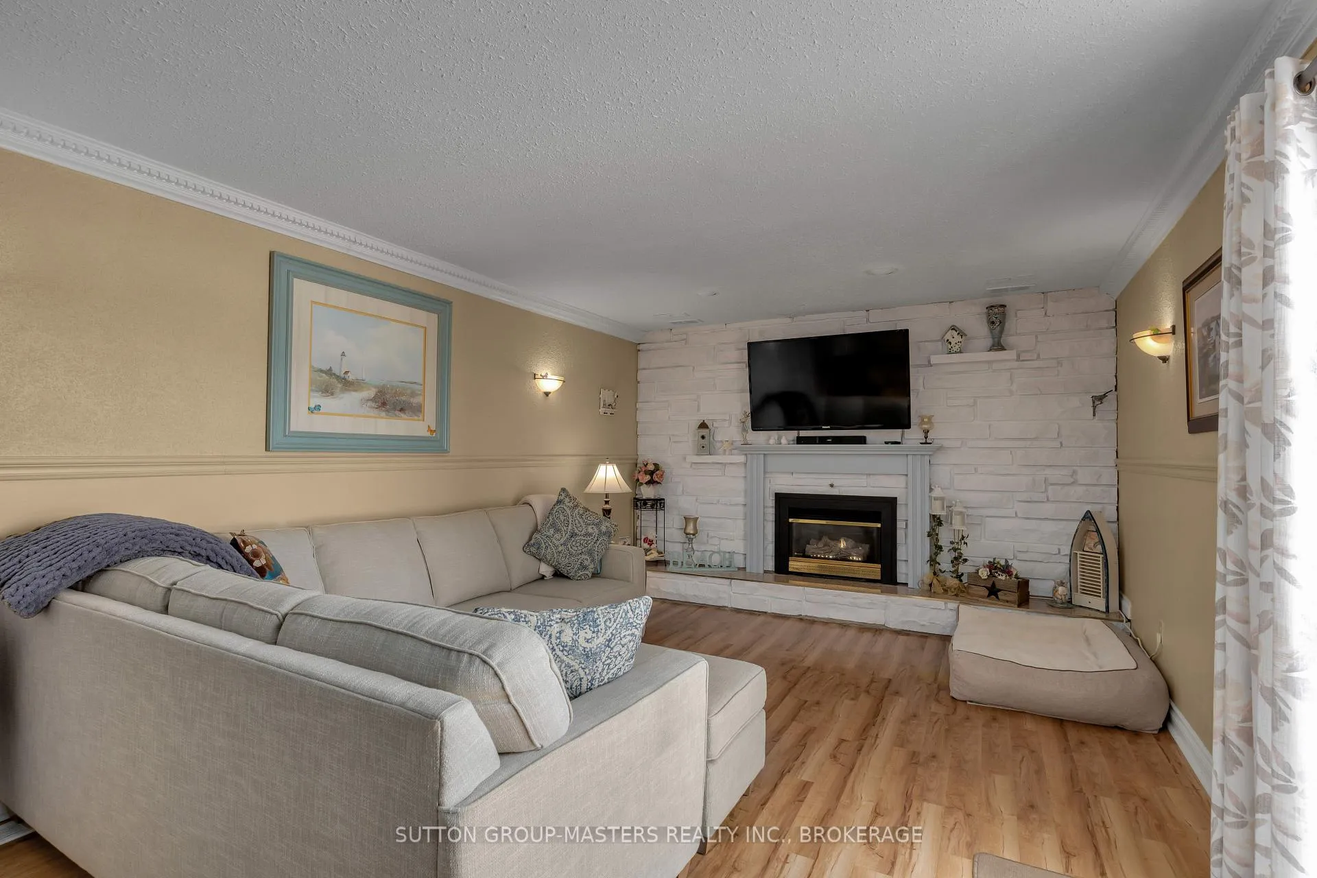 Photo 6 of 1104 Sidney Street N, Belleville, Thurlow Ward — HOMEH