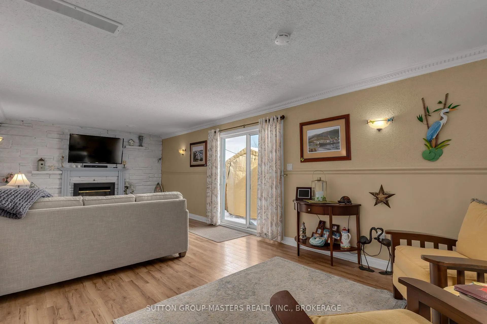 Photo 8 of 1104 Sidney Street N, Belleville, Thurlow Ward — HOMEH