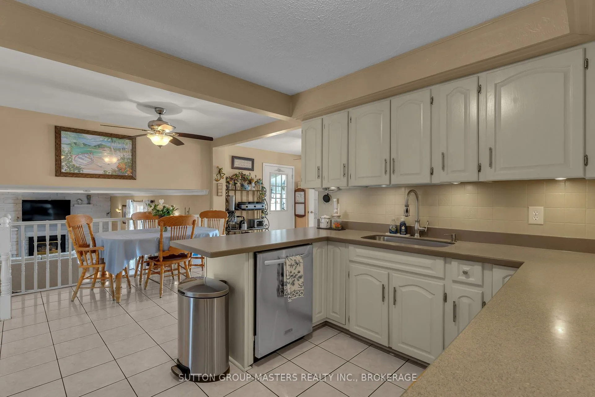 Photo 11 of 1104 Sidney Street N, Belleville, Thurlow Ward — HOMEH