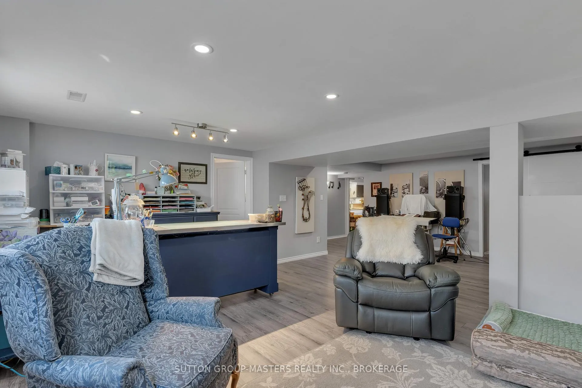 Photo 33 of 1104 Sidney Street N, Belleville, Thurlow Ward — HOMEH
