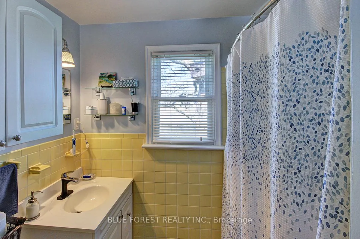 Photo 17 of 18487 Raglan Road, Chatham-Kent, Blenheim — HOMEH