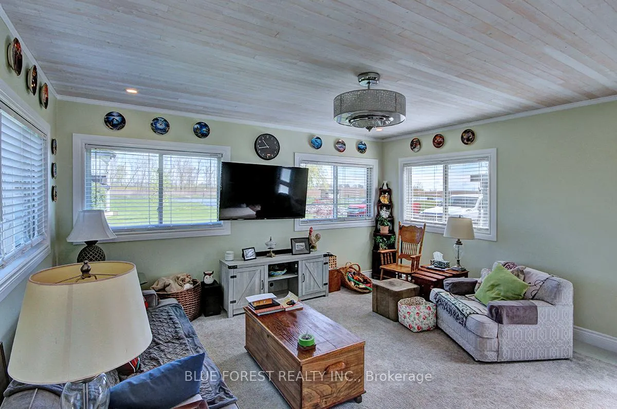 Photo 18 of 18487 Raglan Road, Chatham-Kent, Blenheim — HOMEH