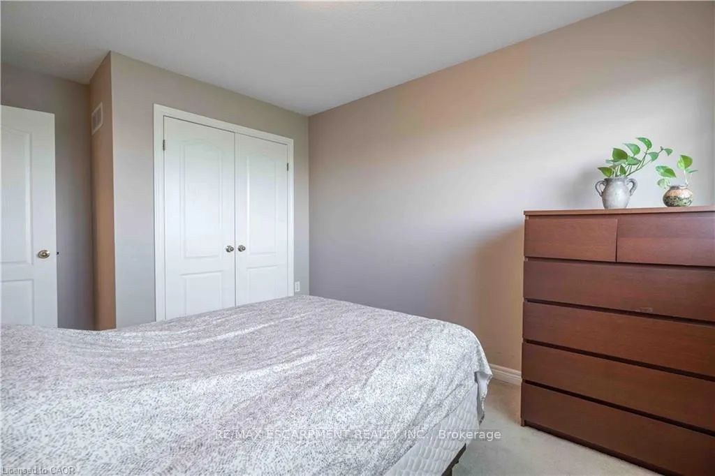 Photo 23 of Unit 26, 232 Stonehenge Drive, Hamilton, Meadowlands — HOMEH