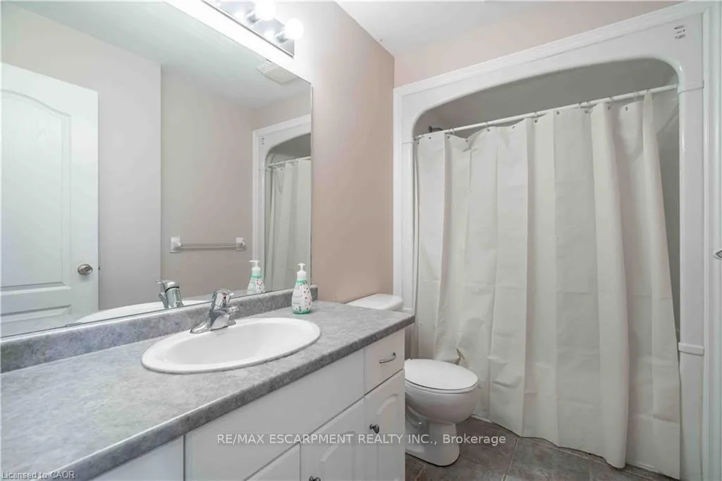 Photo 24 of Unit 26, 232 Stonehenge Drive, Hamilton, Meadowlands — HOMEH
