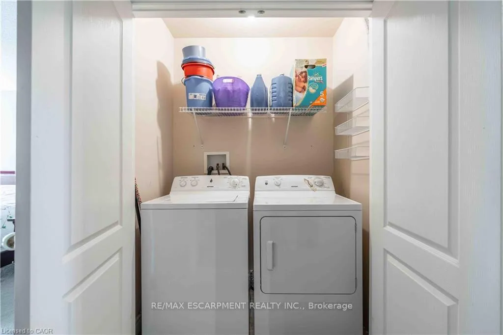 Photo 29 of Unit 26, 232 Stonehenge Drive, Hamilton, Meadowlands — HOMEH