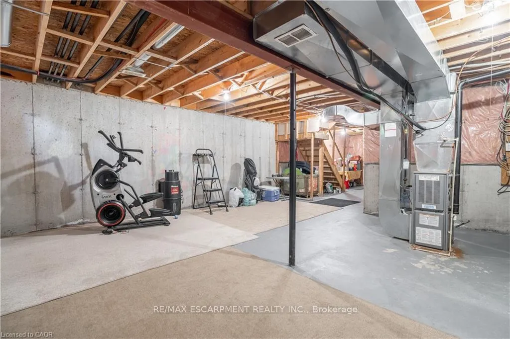 Photo 30 of Unit 26, 232 Stonehenge Drive, Hamilton, Meadowlands — HOMEH