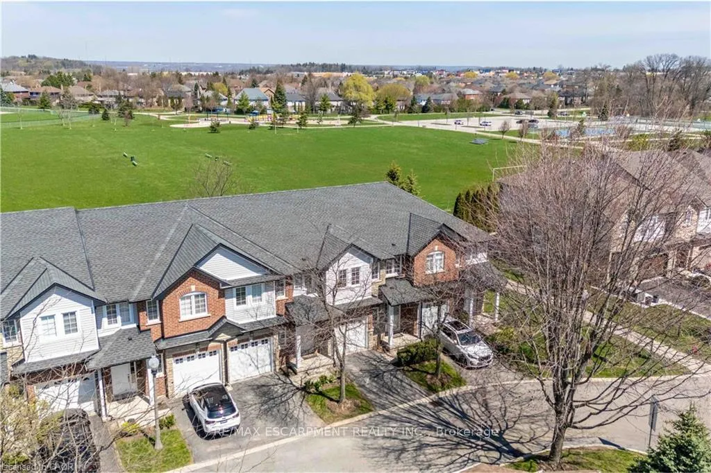 Photo 33 of Unit 26, 232 Stonehenge Drive, Hamilton, Meadowlands — HOMEH