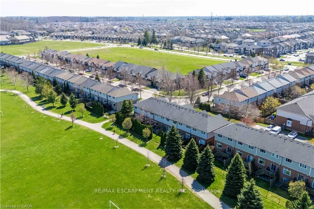 Photo 37 of Unit 26, 232 Stonehenge Drive, Hamilton, Meadowlands — HOMEH