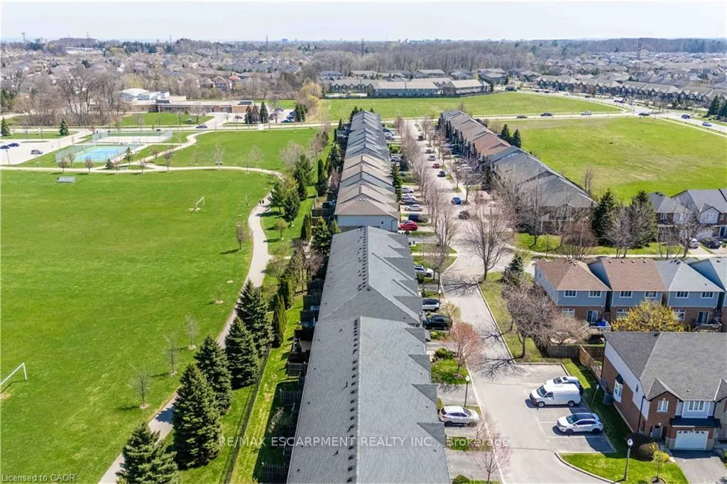 Photo 38 of Unit 26, 232 Stonehenge Drive, Hamilton, Meadowlands — HOMEH
