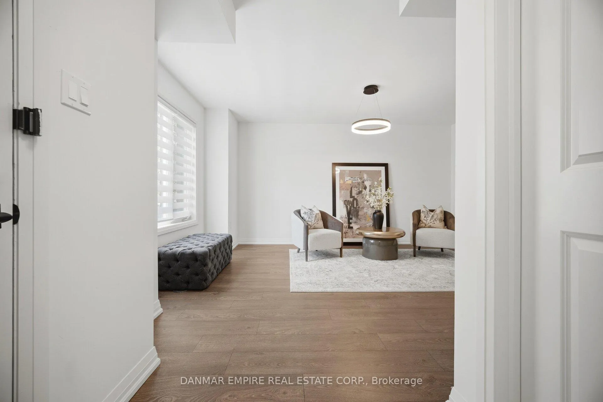 Photo 3 of 6 Canner Court, Vaughan, Patterson — HOMEH