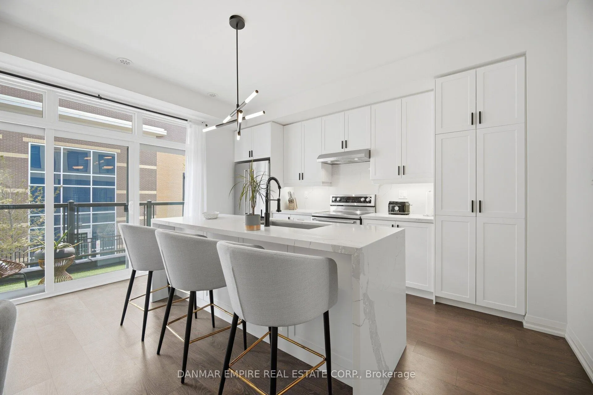 Photo 10 of 6 Canner Court, Vaughan, Patterson — HOMEH