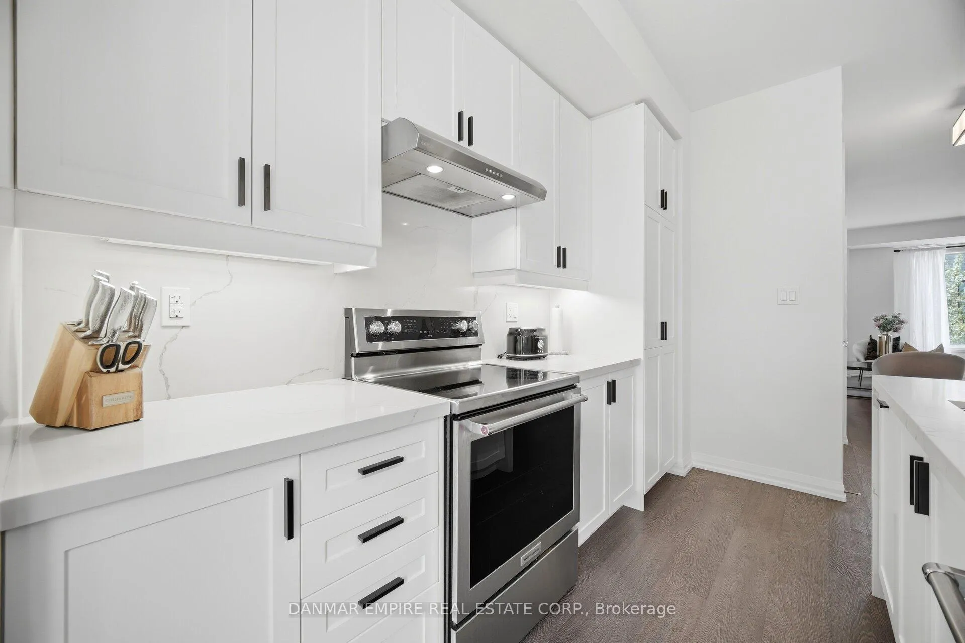 Photo 12 of 6 Canner Court, Vaughan, Patterson — HOMEH
